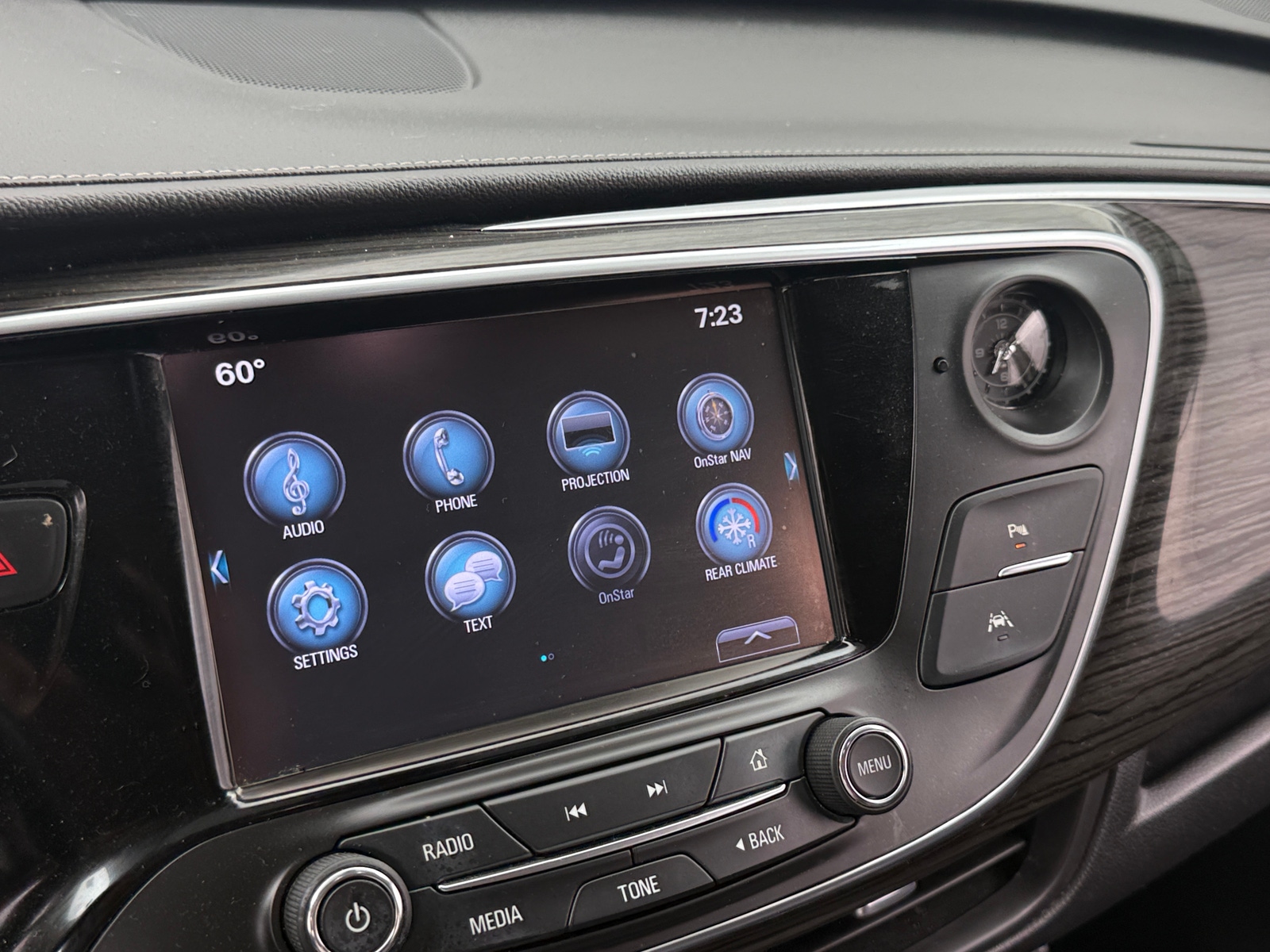 Thumbnail: 2018 Buick Envision - 3