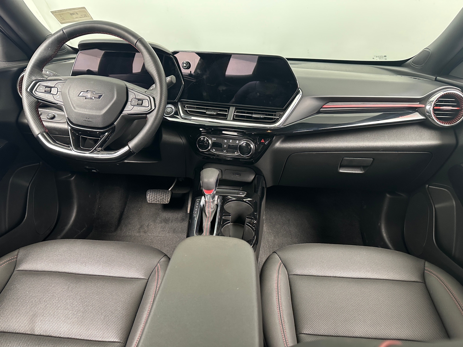 Thumbnail: 2025 Chevrolet Trax - 2