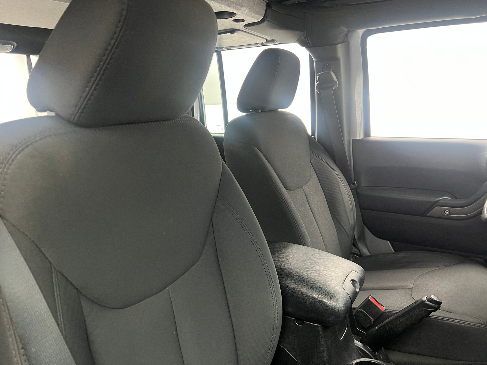 Thumbnail: 2016 Jeep Wrangler - 2