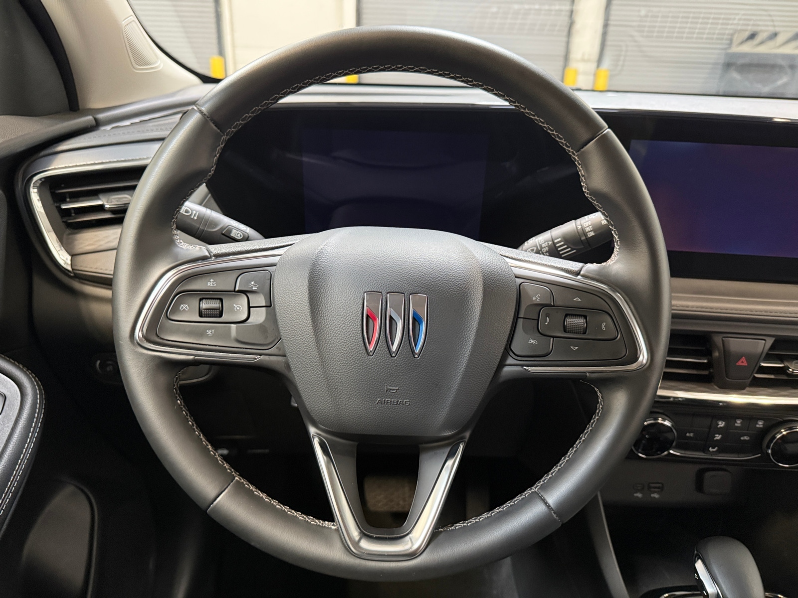 Thumbnail: 2025 Buick Encore GX - 4