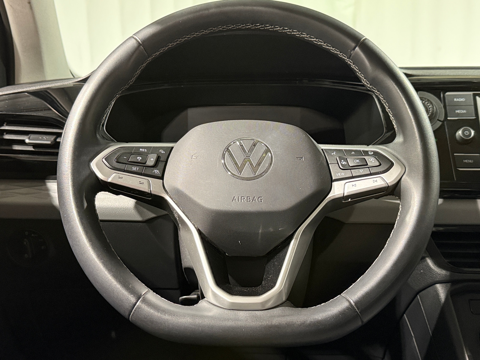 Thumbnail: 2022 Volkswagen Taos - 5