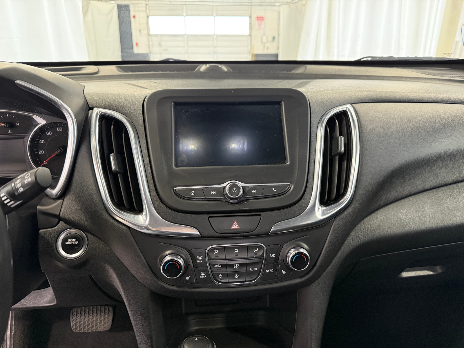 Thumbnail: 2021 Chevrolet Equinox - 4