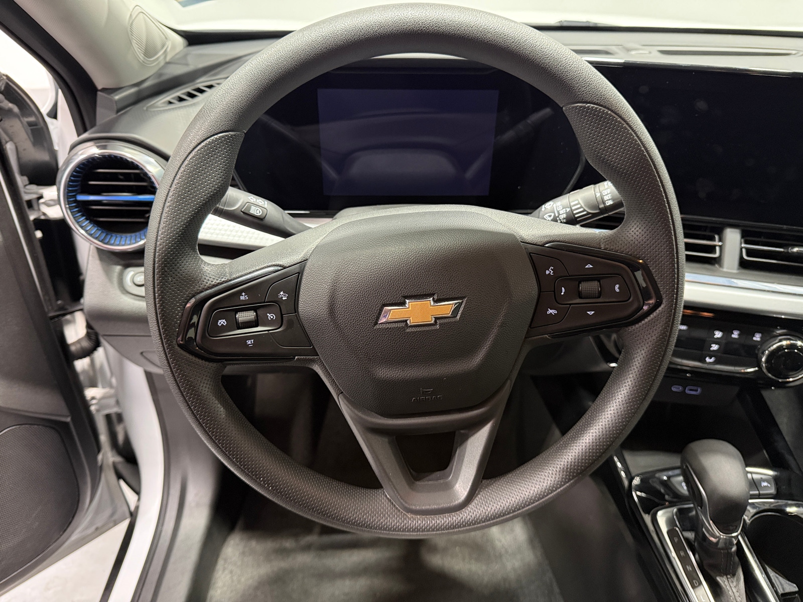 Thumbnail: 2025 Chevrolet Trax - 5