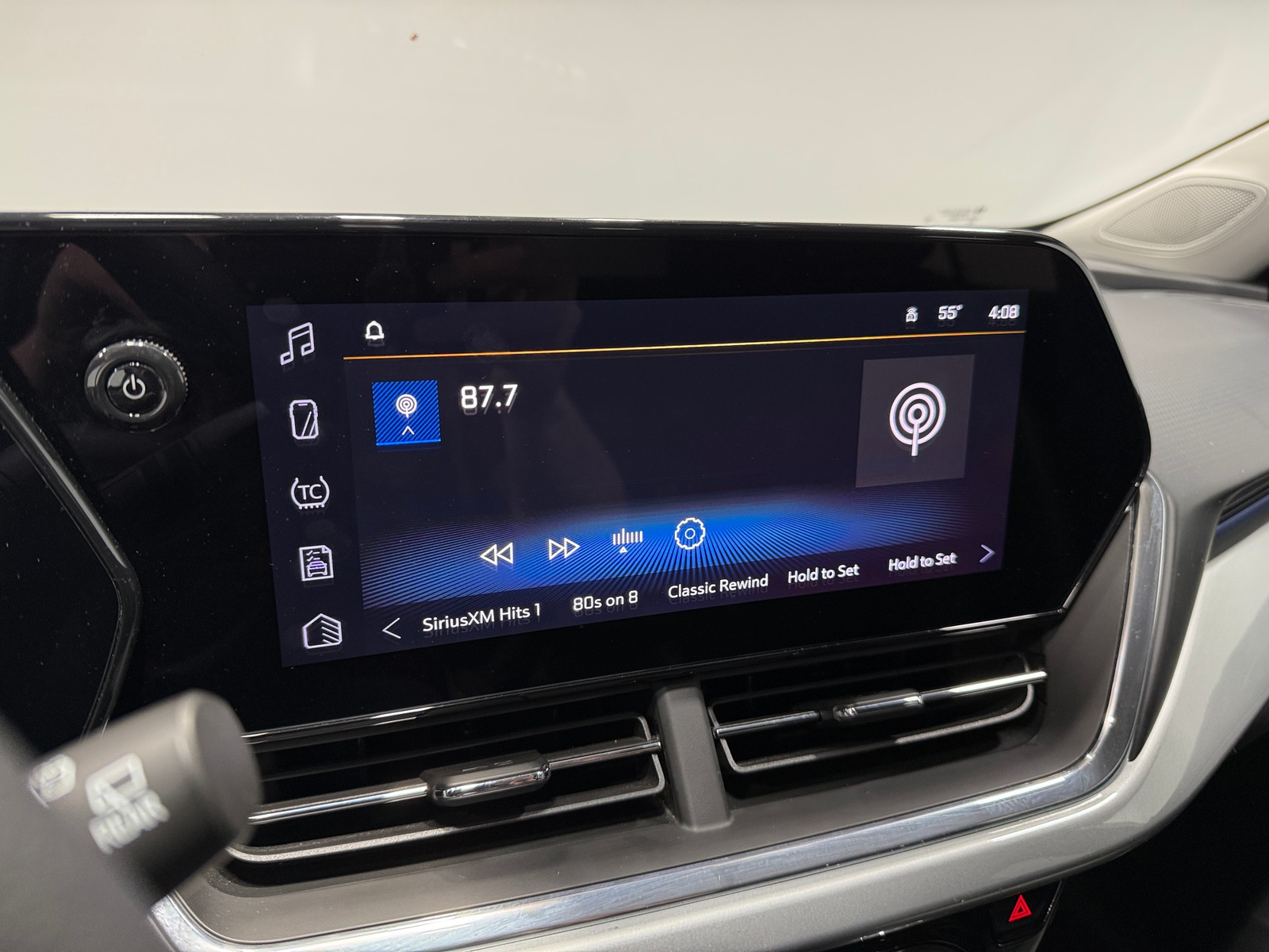 Thumbnail: 2025 Chevrolet Trax - 4