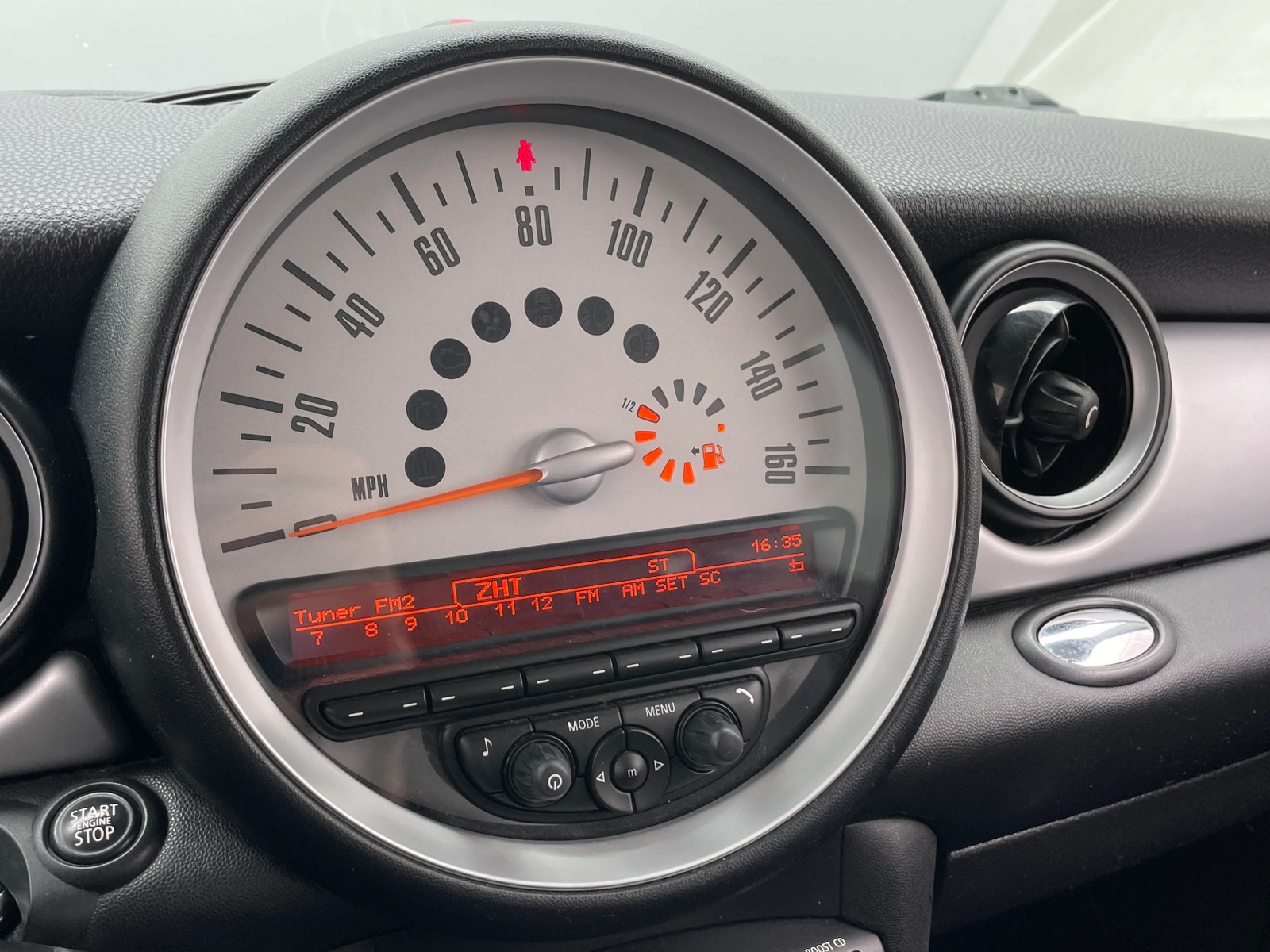 Thumbnail: 2012 MINI Cooper Hardtop - 3