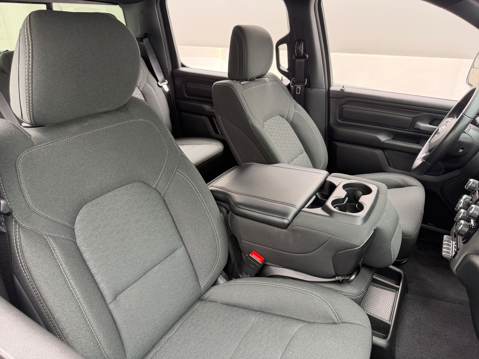 Thumbnail: 2025 RAM 1500 - 2