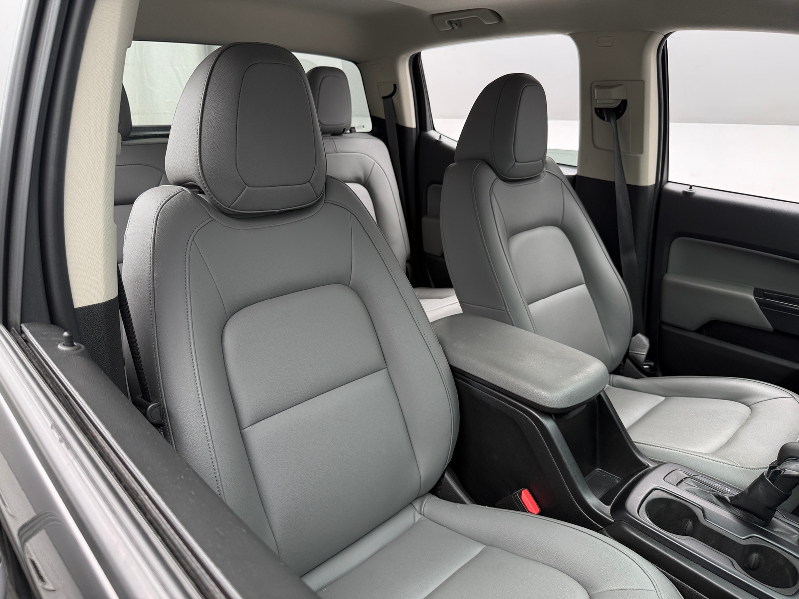 Thumbnail: 2022 Chevrolet Colorado - 2