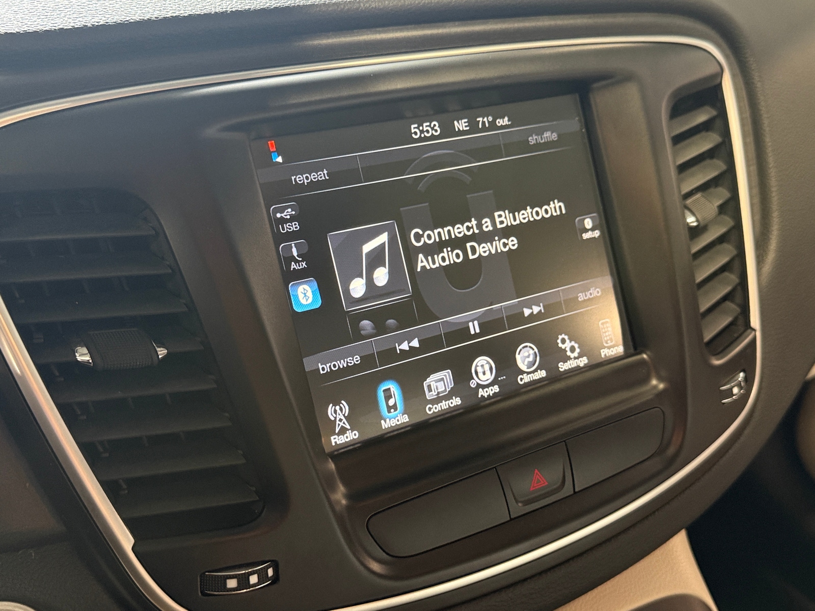 Thumbnail: 2016 Chrysler 200 - 4