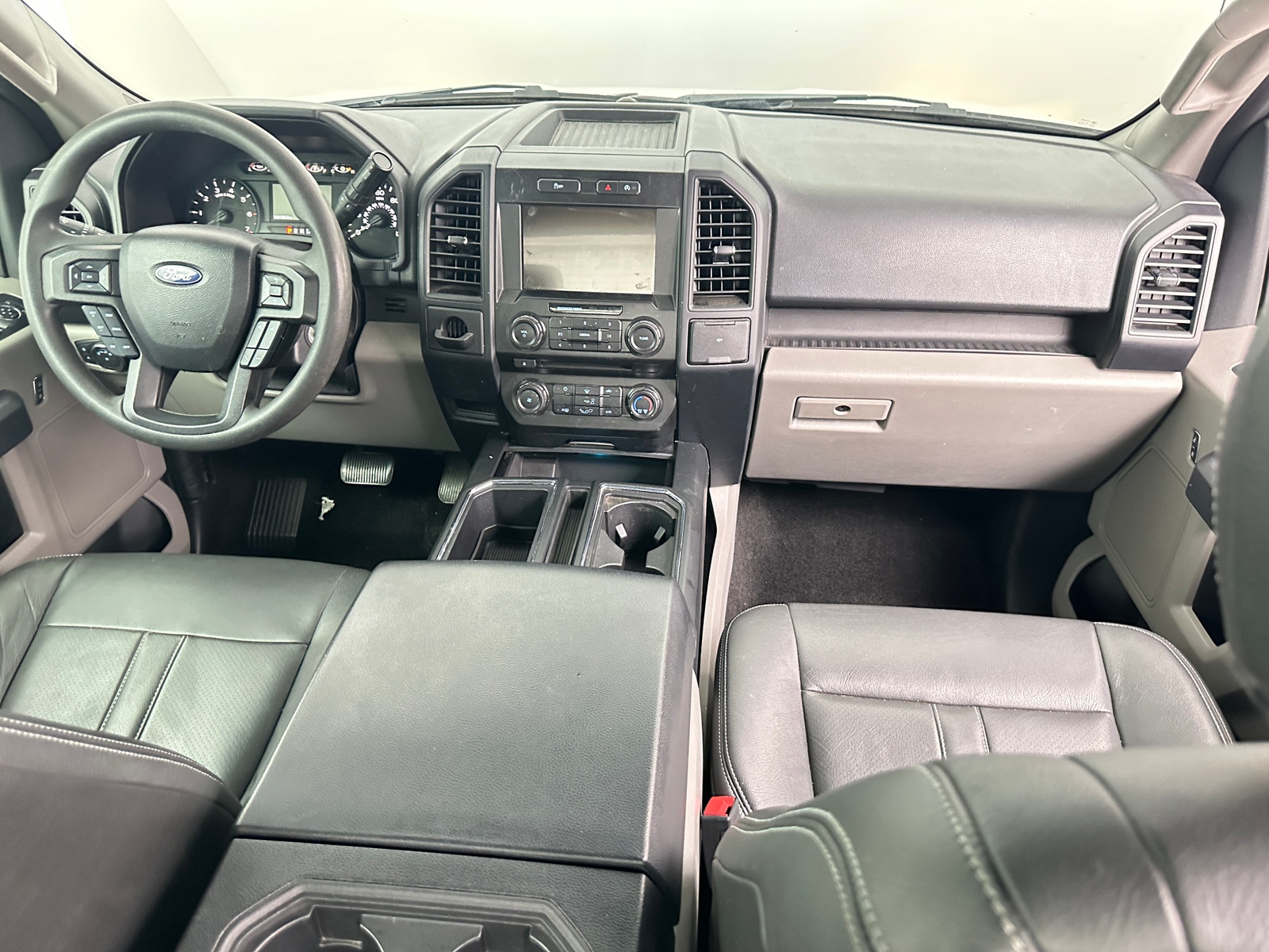 Thumbnail: 2018 Ford Econoline - 3