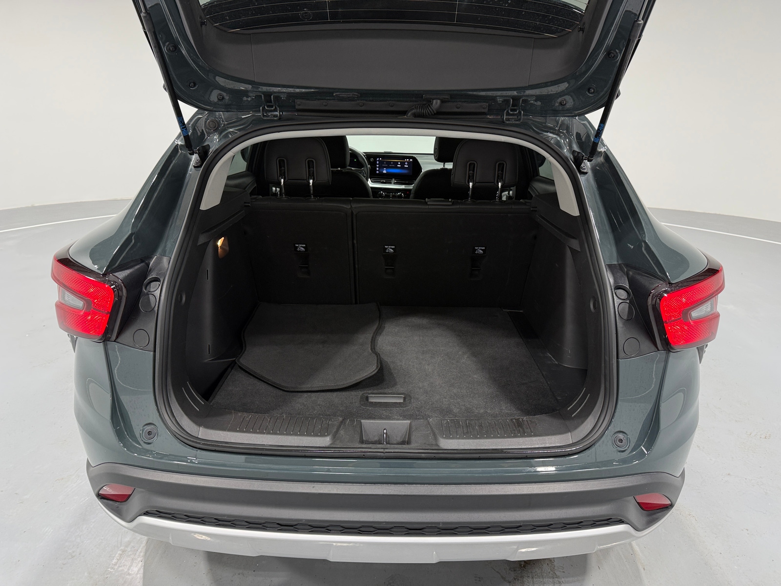 Thumbnail: 2025 Chevrolet Trax - 7