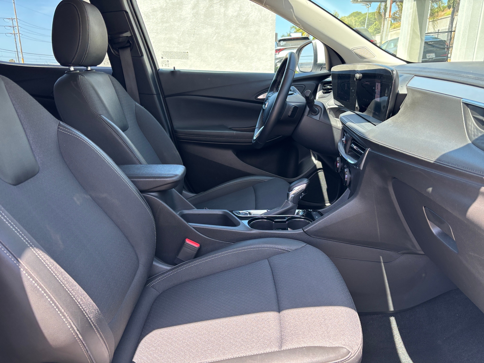 Thumbnail: 2025 Buick Encore GX - 2