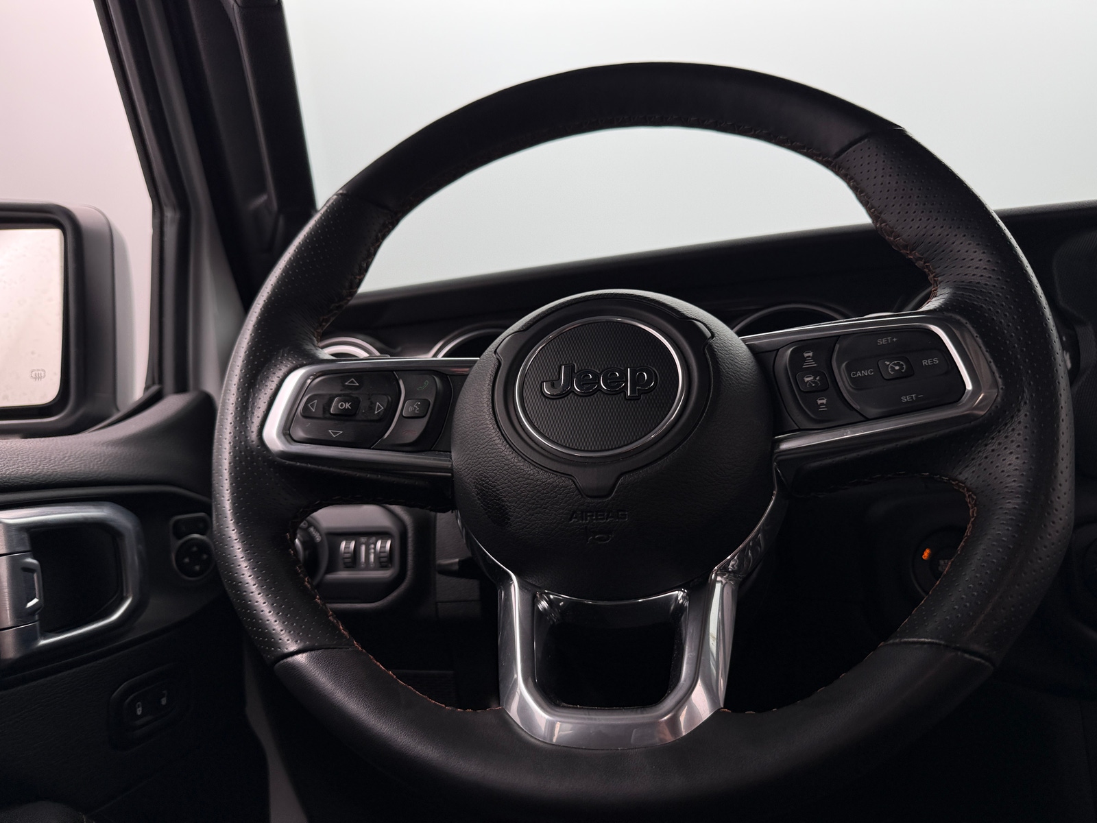 Thumbnail: 2022 Jeep Wrangler - 4
