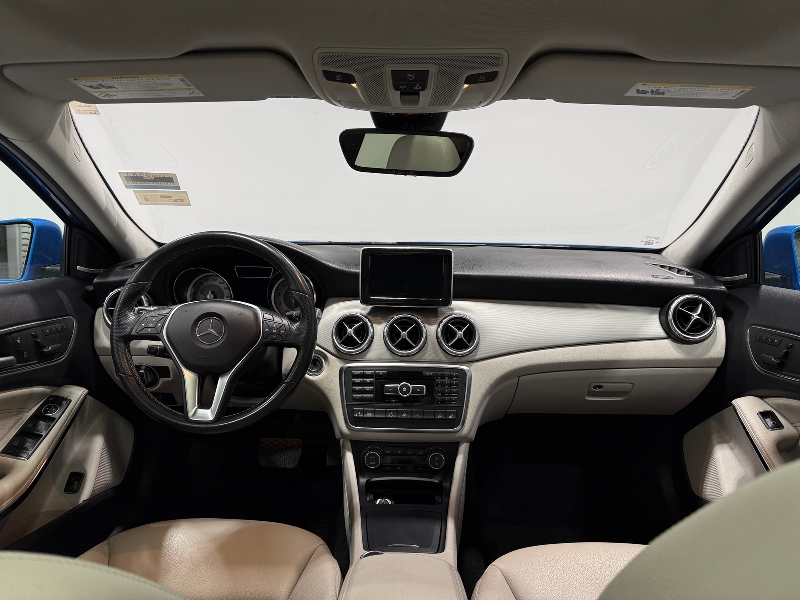 Thumbnail: 2015 Mercedes-Benz GLA - 2