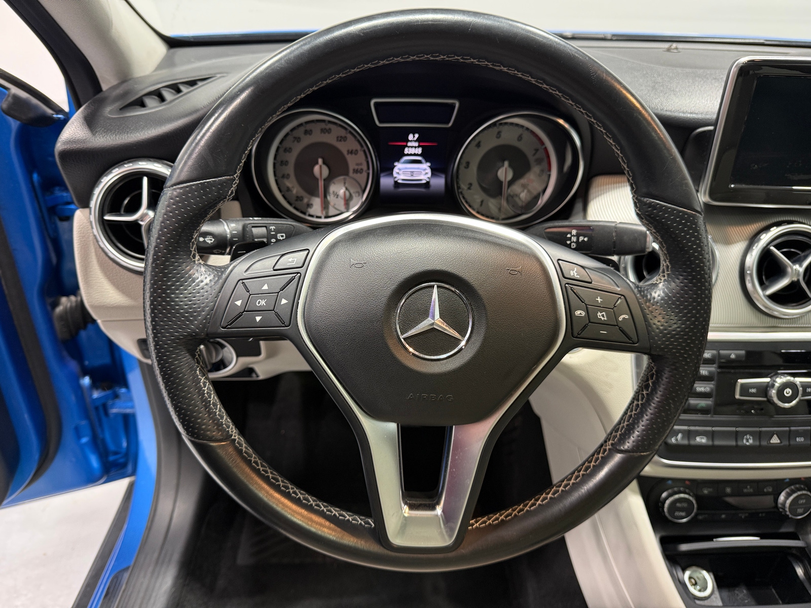 Thumbnail: 2015 Mercedes-Benz GLA - 4