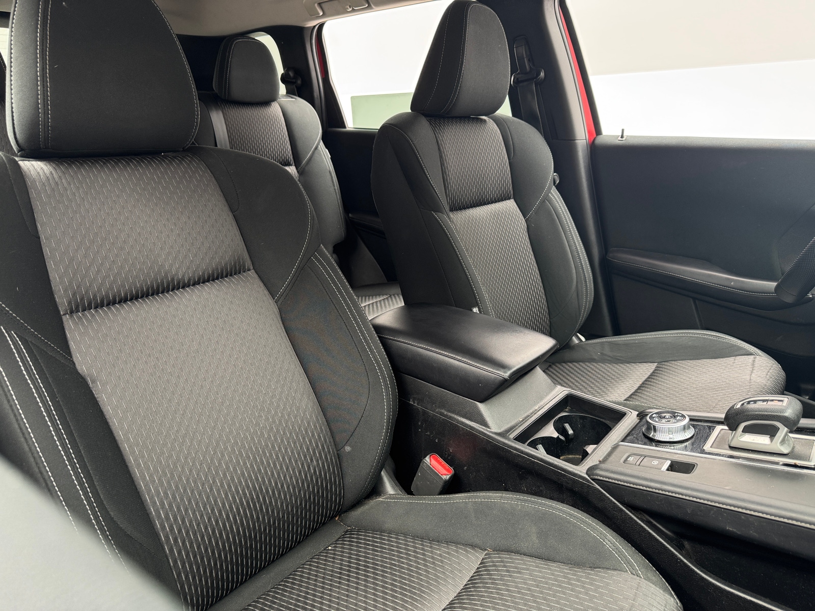 Thumbnail: 2022 Mitsubishi Outlander - 2