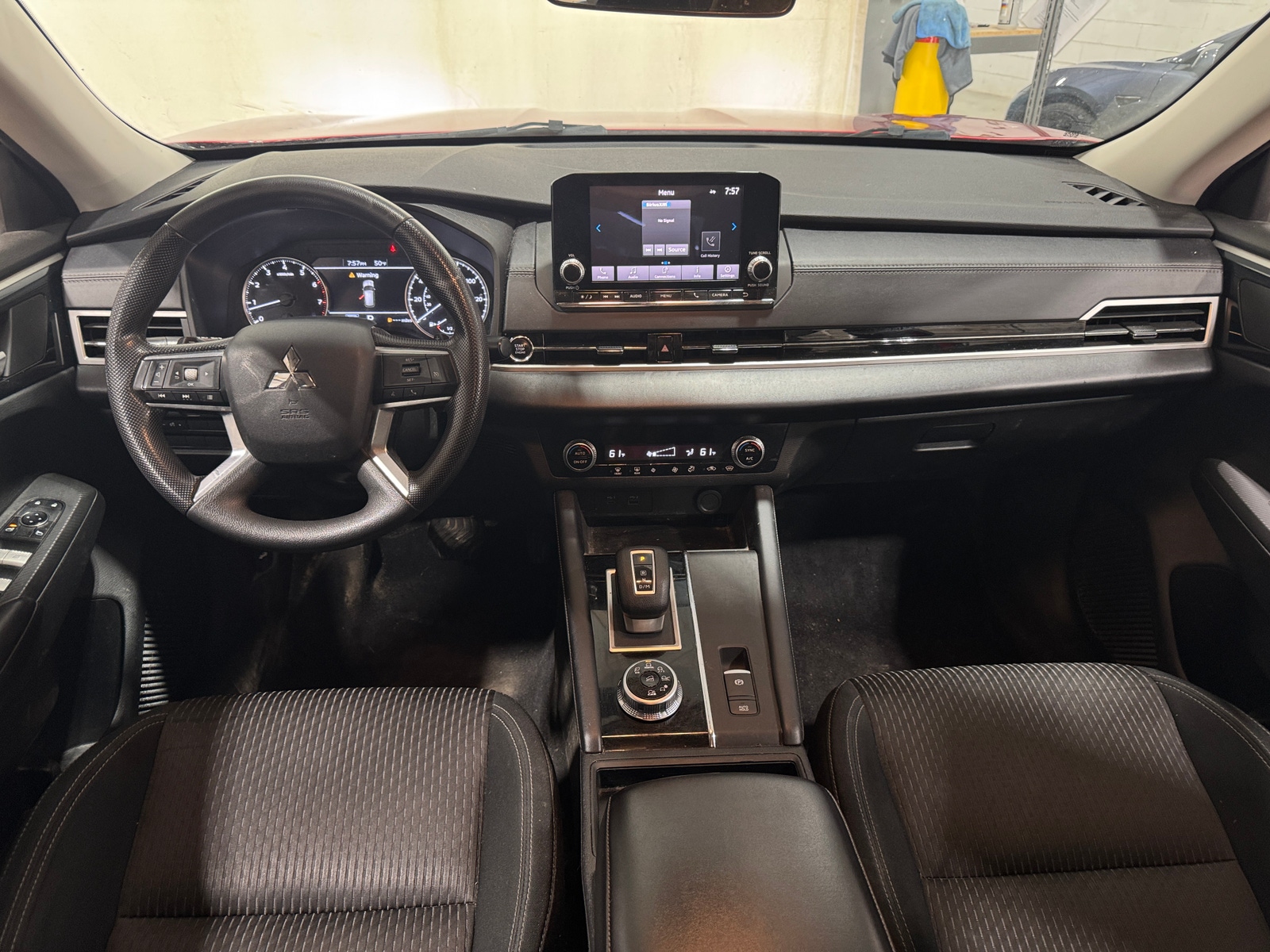 Thumbnail: 2022 Mitsubishi Outlander - 3