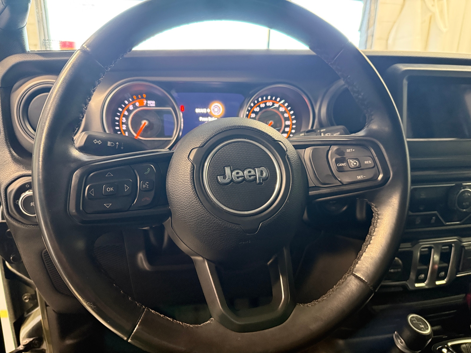 Thumbnail: 2022 Jeep Wrangler - 5