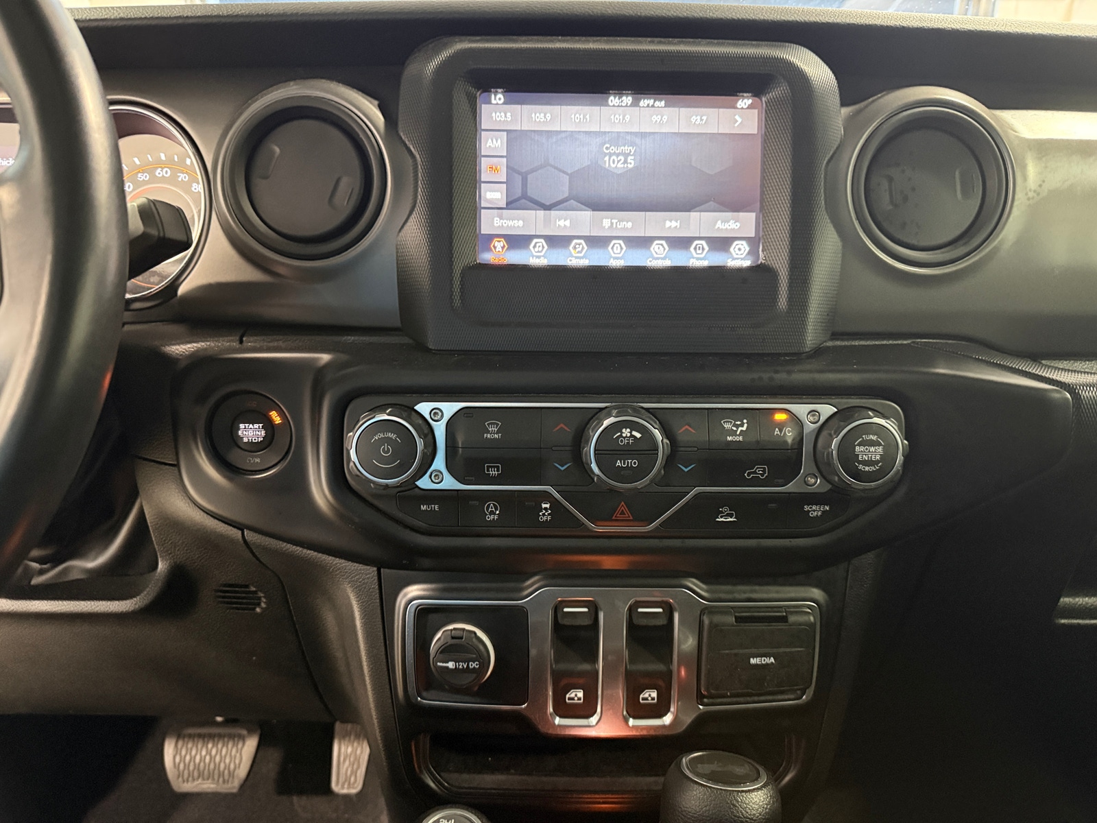 Thumbnail: 2022 Jeep Wrangler - 4