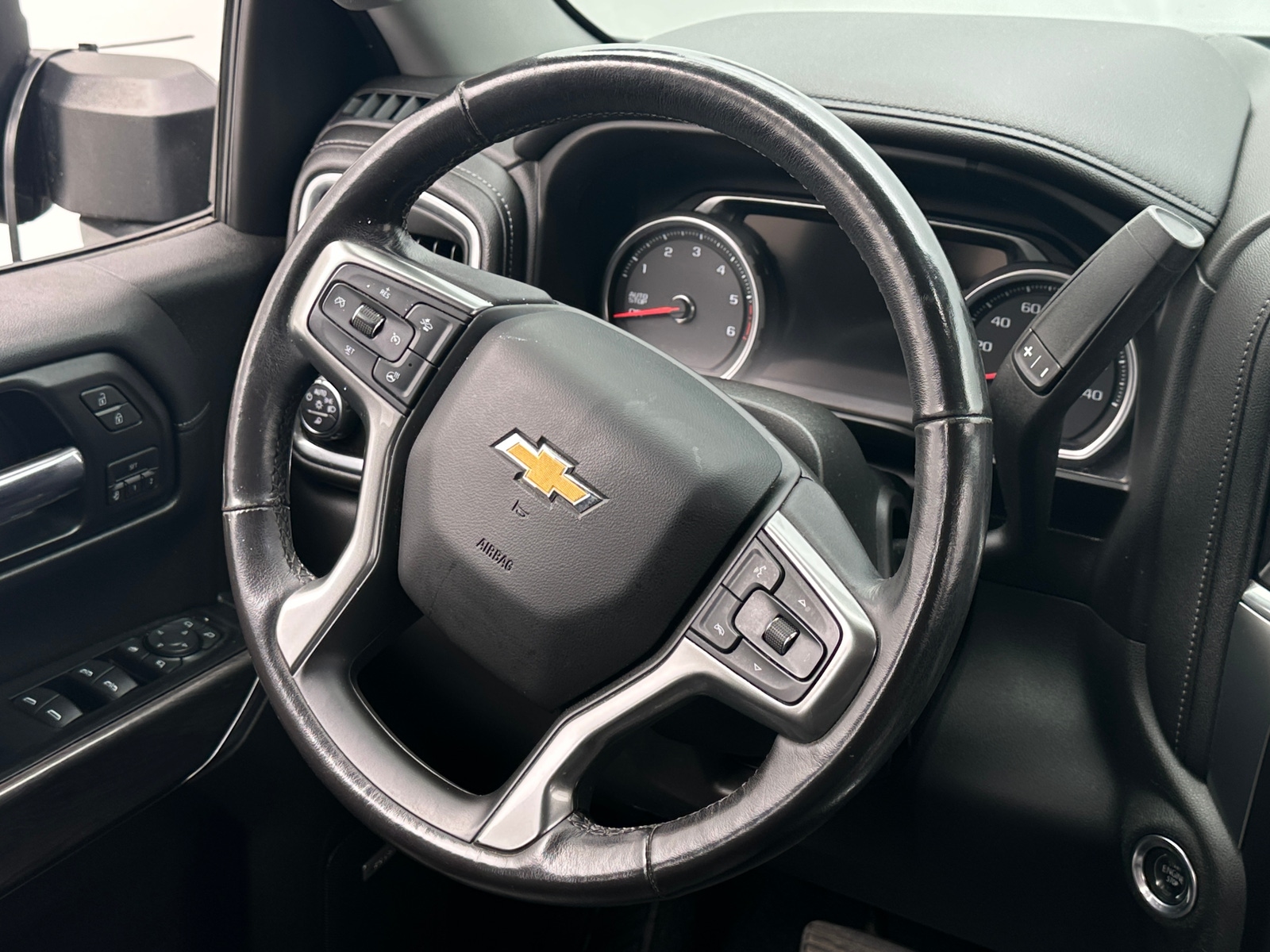 Thumbnail: 2020 Chevrolet Silverado 1500 - 4