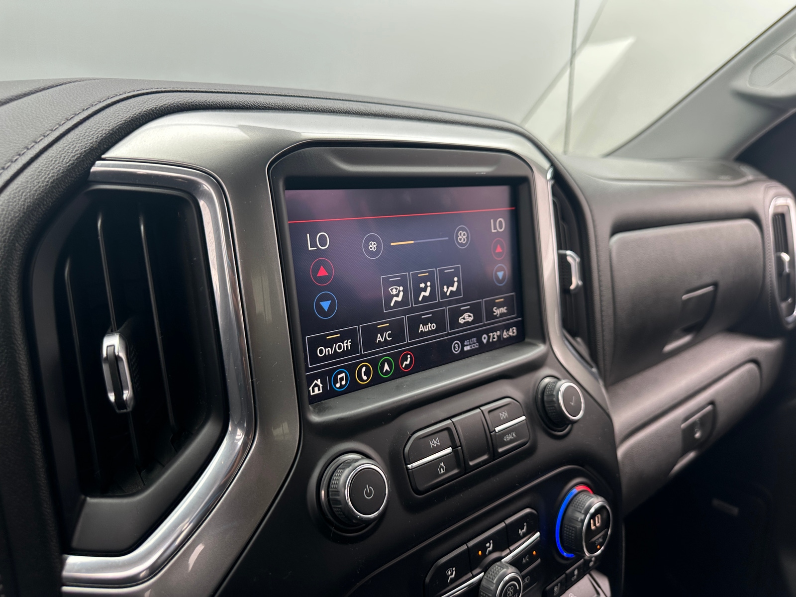 Thumbnail: 2020 Chevrolet Silverado 1500 - 3