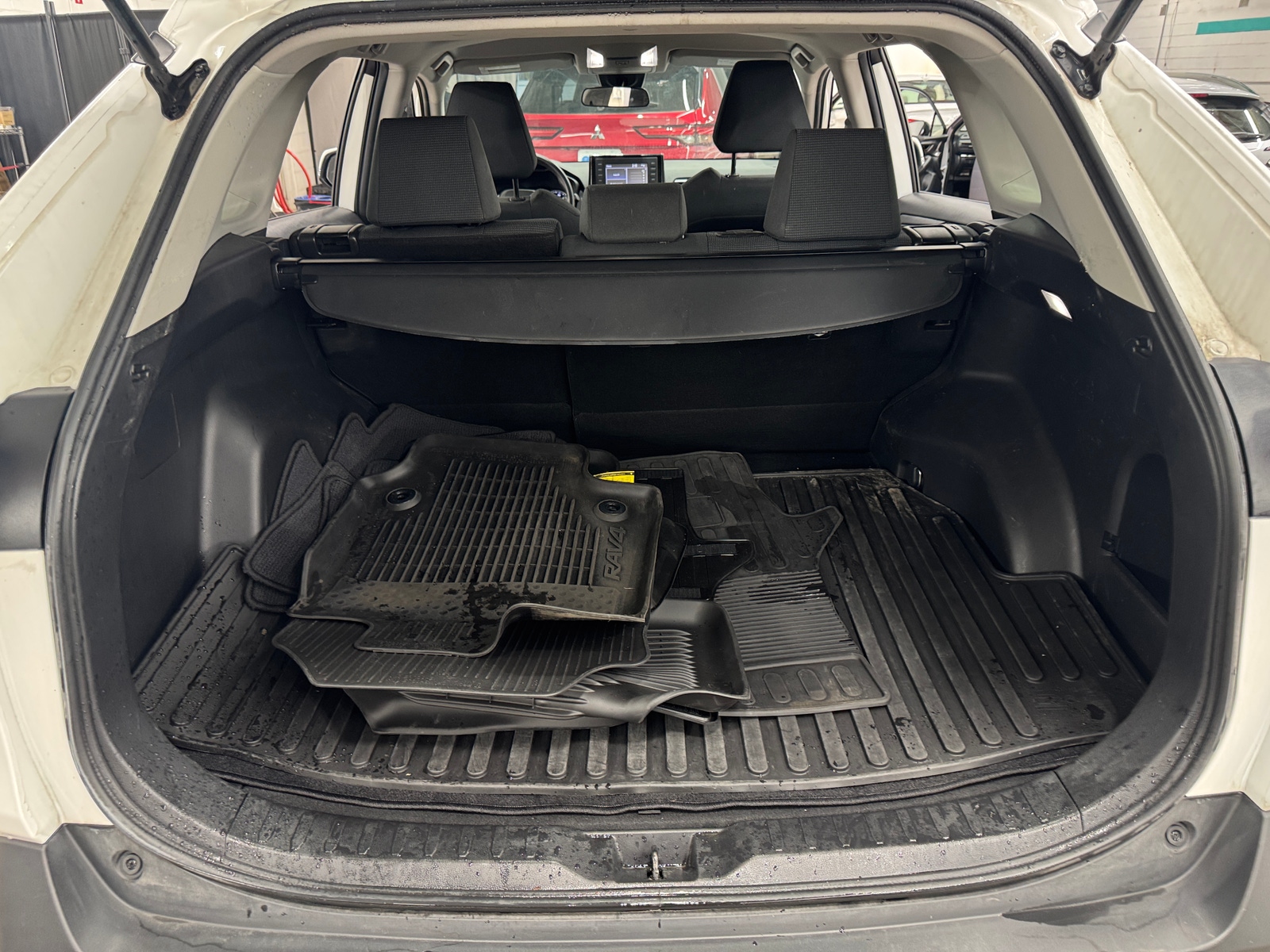 Thumbnail: 2022 Toyota RAV4 - 7