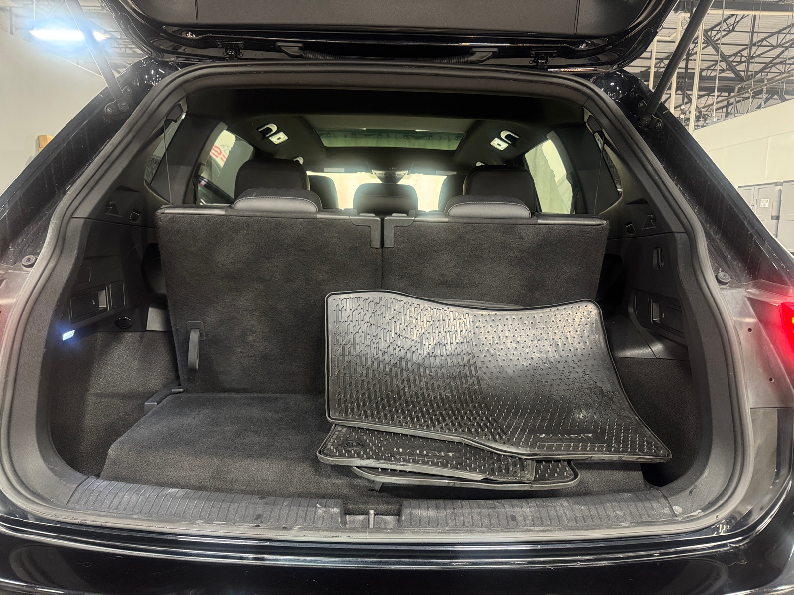 Thumbnail: 2023 Volkswagen Tiguan - 6