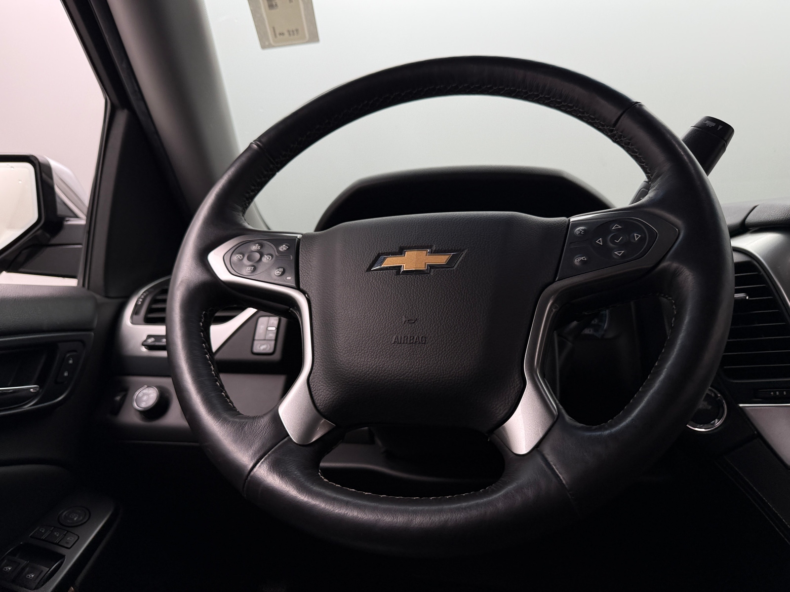 Thumbnail: 2017 Chevrolet Suburban - 4