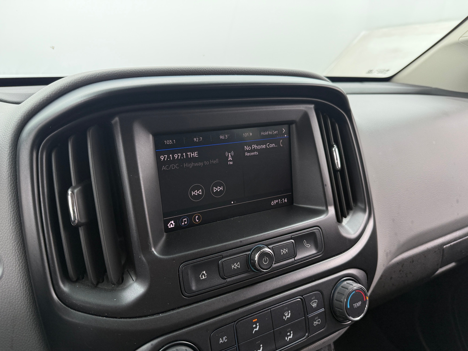 Thumbnail: 2022 Chevrolet Colorado - 4