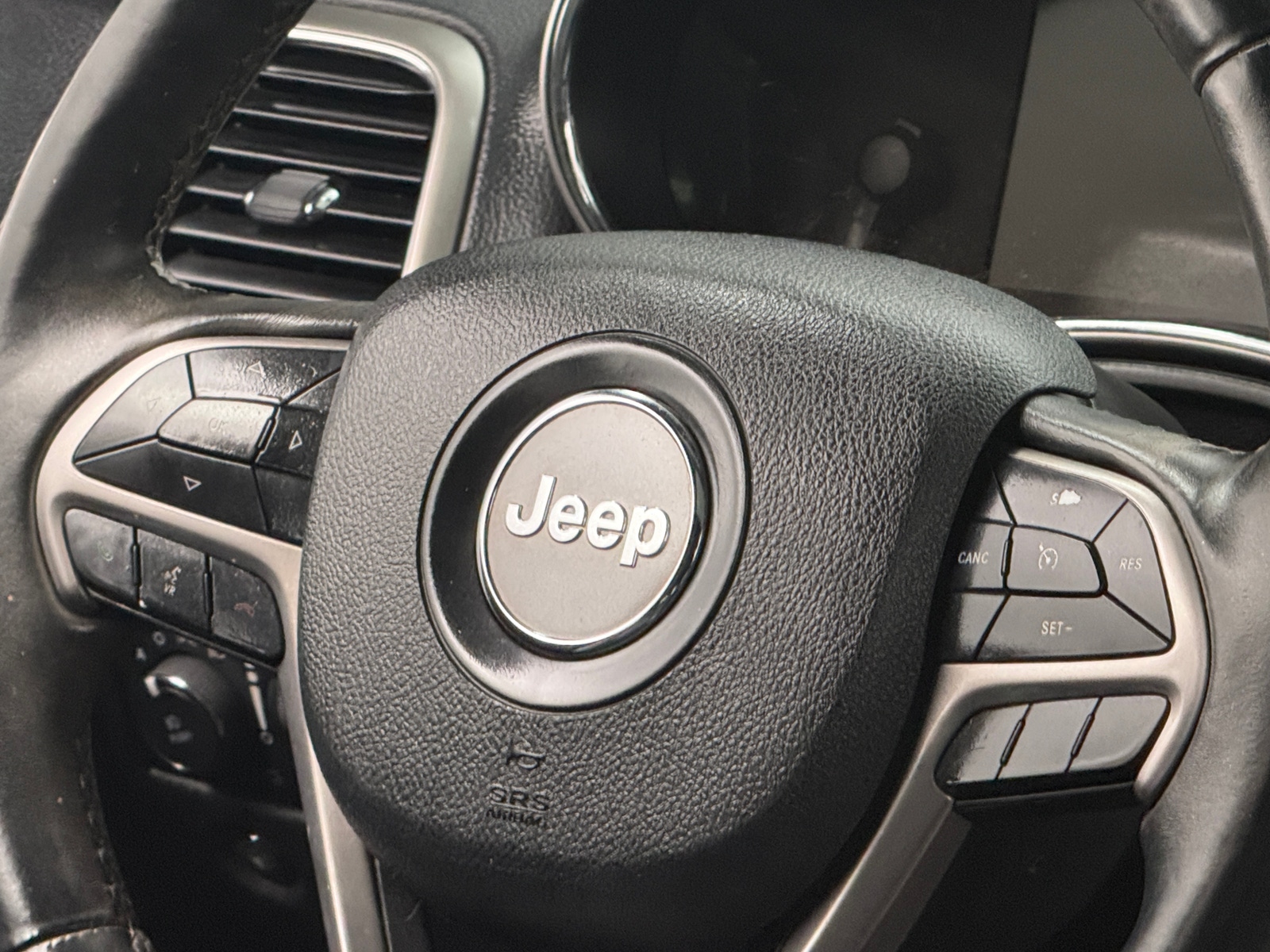 Thumbnail: 2018 Jeep Grand Cherokee - 5