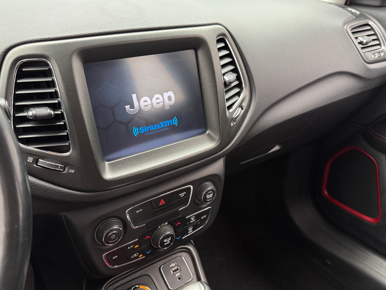 Thumbnail: 2019 Jeep Compass - 4