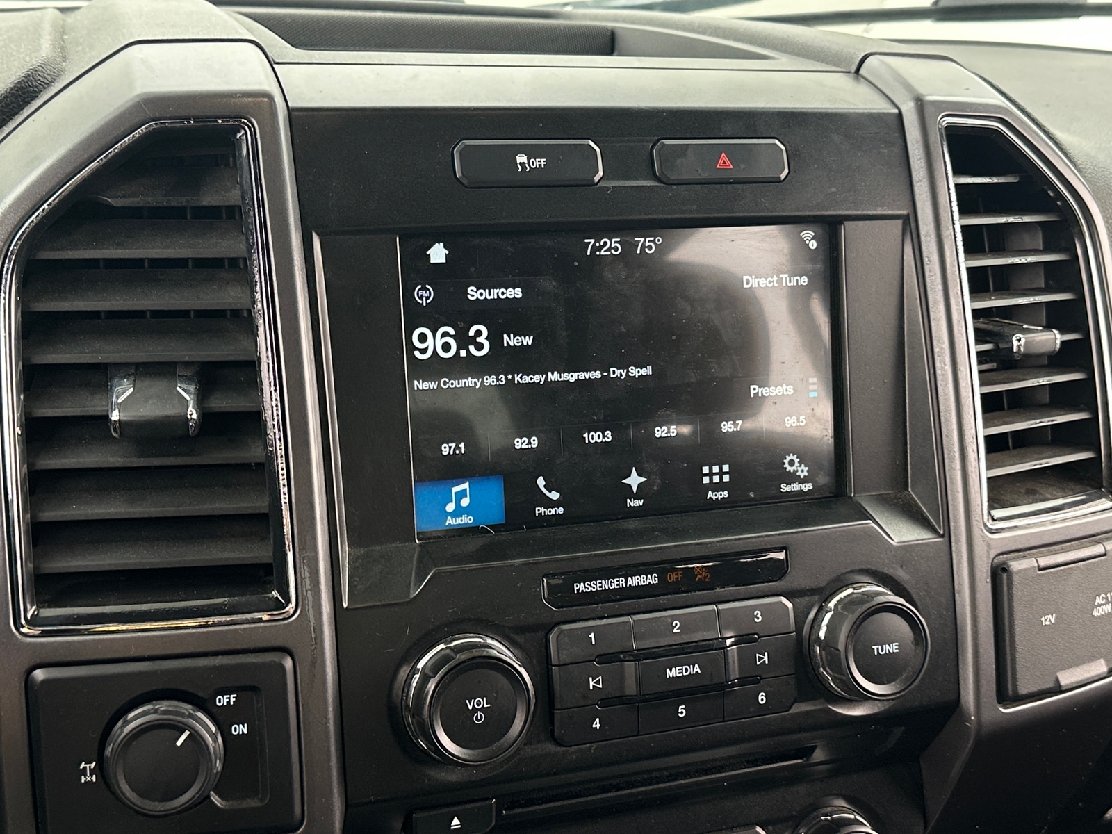 Thumbnail: 2017 Ford Econoline - 4