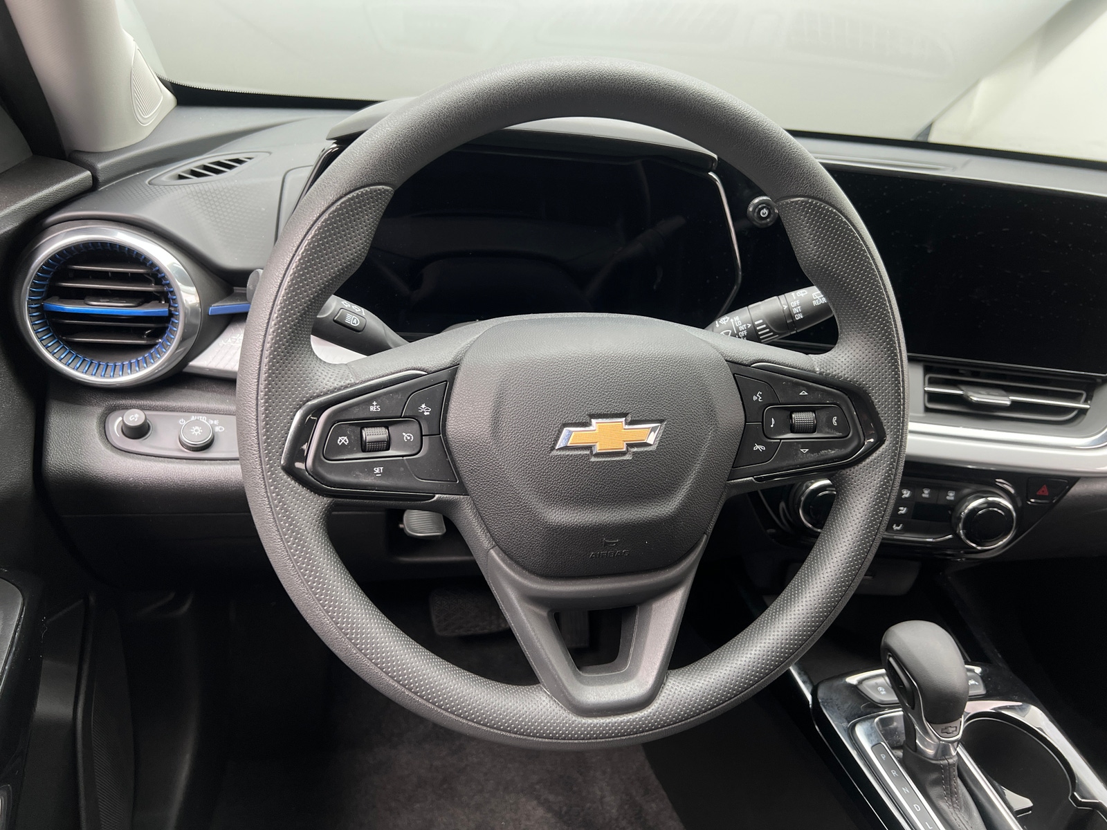 Thumbnail: 2025 Chevrolet Trax - 5