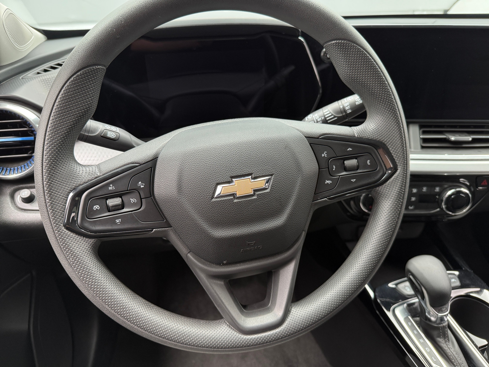 Thumbnail: 2025 Chevrolet Trax - 5