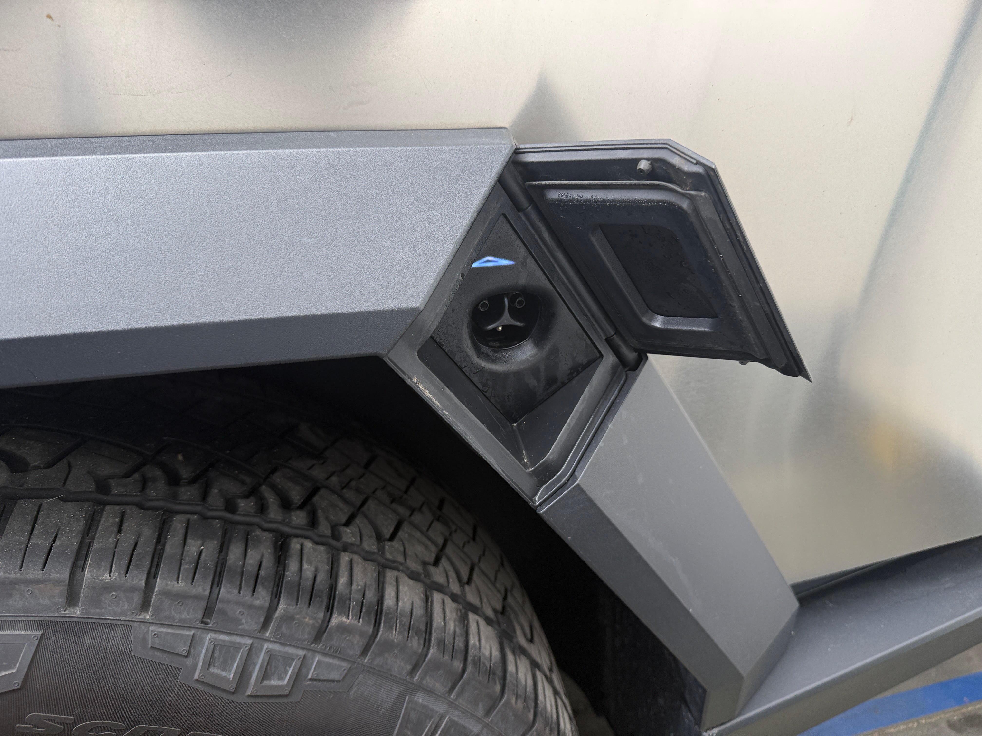 2025 Tesla Cybertruck