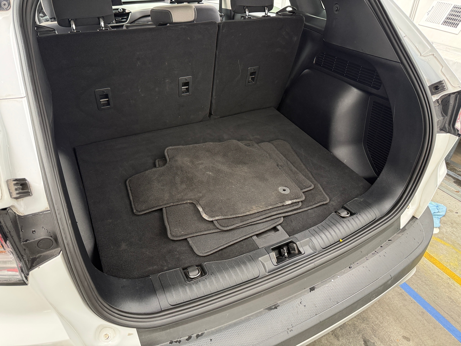 Thumbnail: 2022 Ford Escape - 7