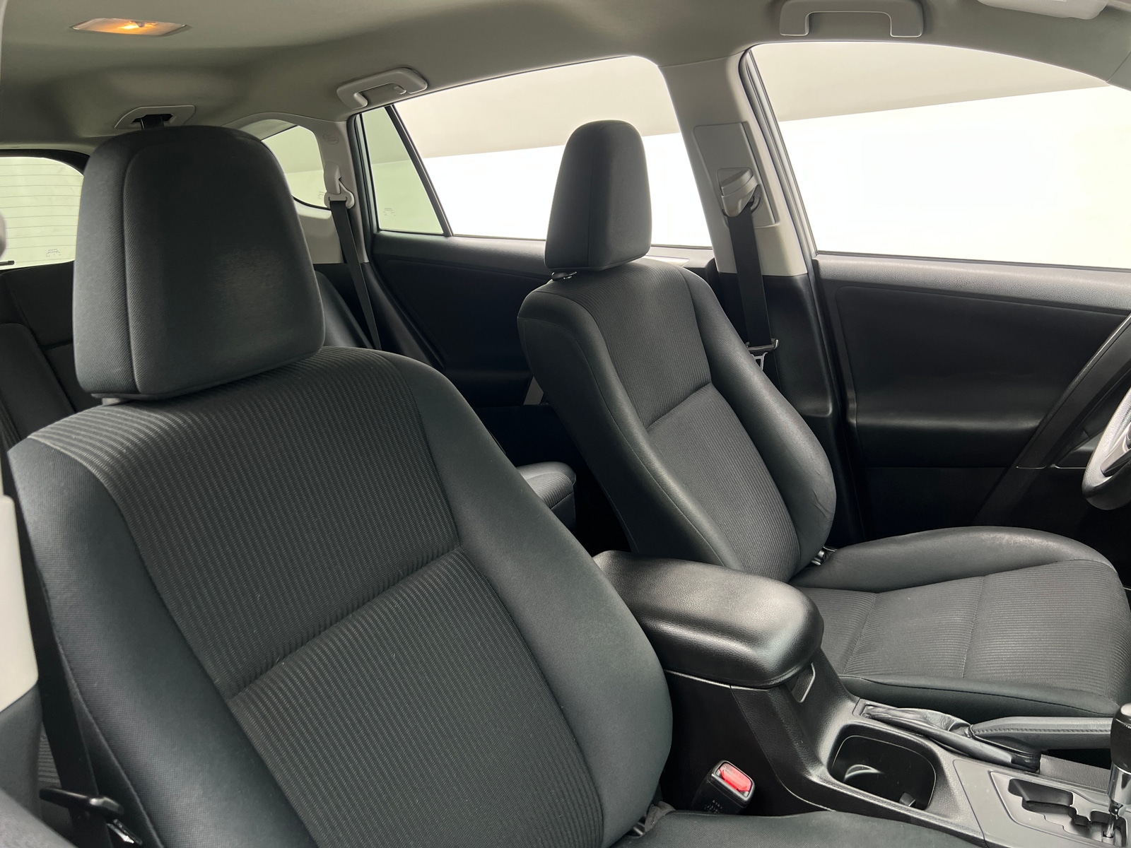 Thumbnail: 2016 Toyota RAV4 - 2