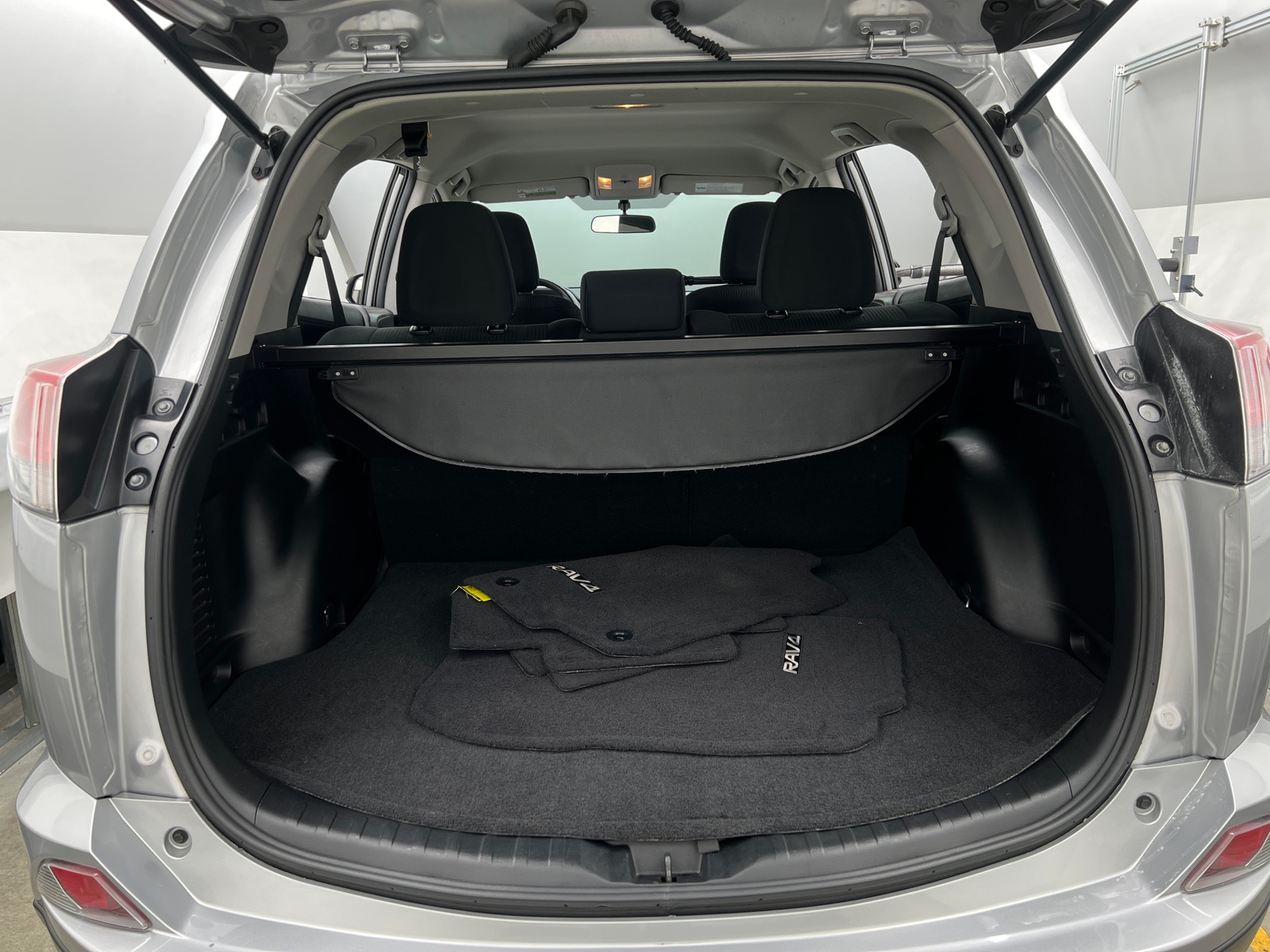 Thumbnail: 2016 Toyota RAV4 - 7