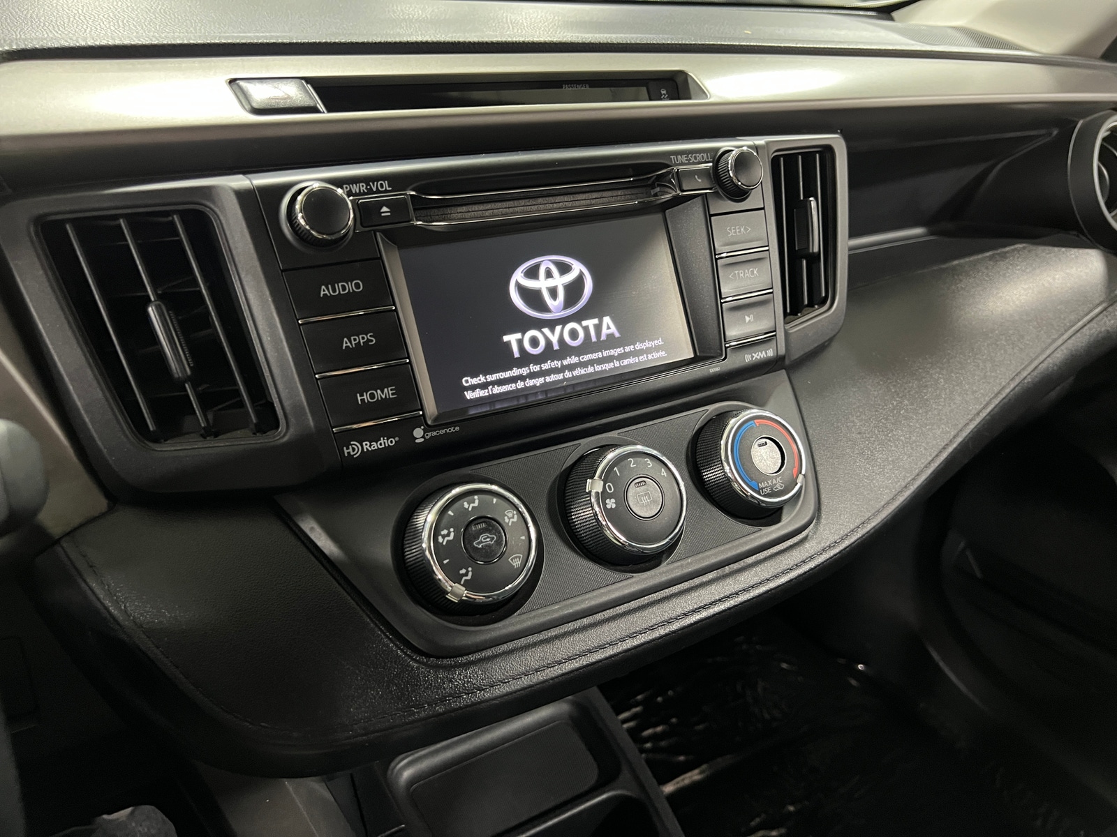 Thumbnail: 2016 Toyota RAV4 - 4