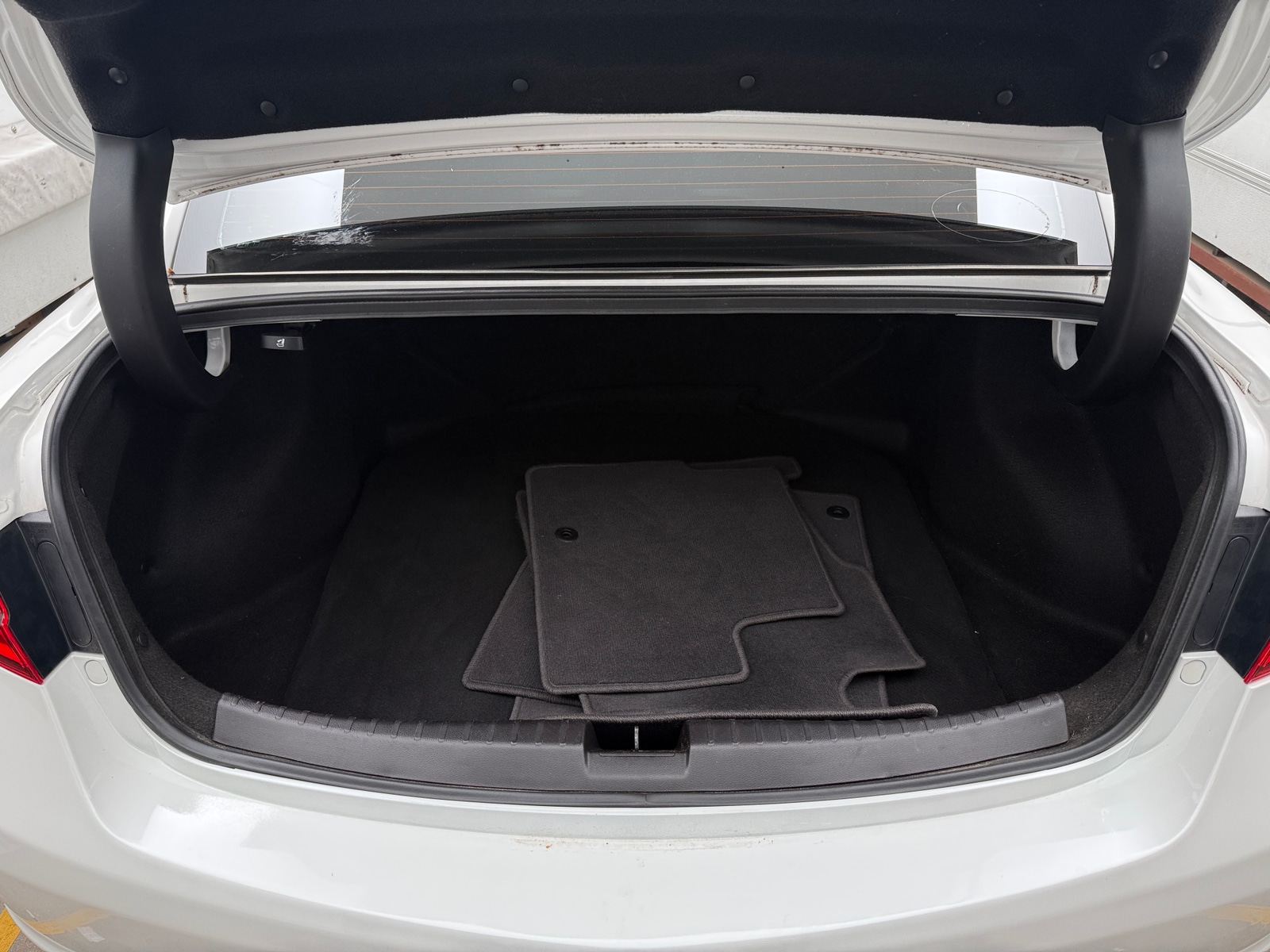 Thumbnail: 2018 Acura ILX - 6