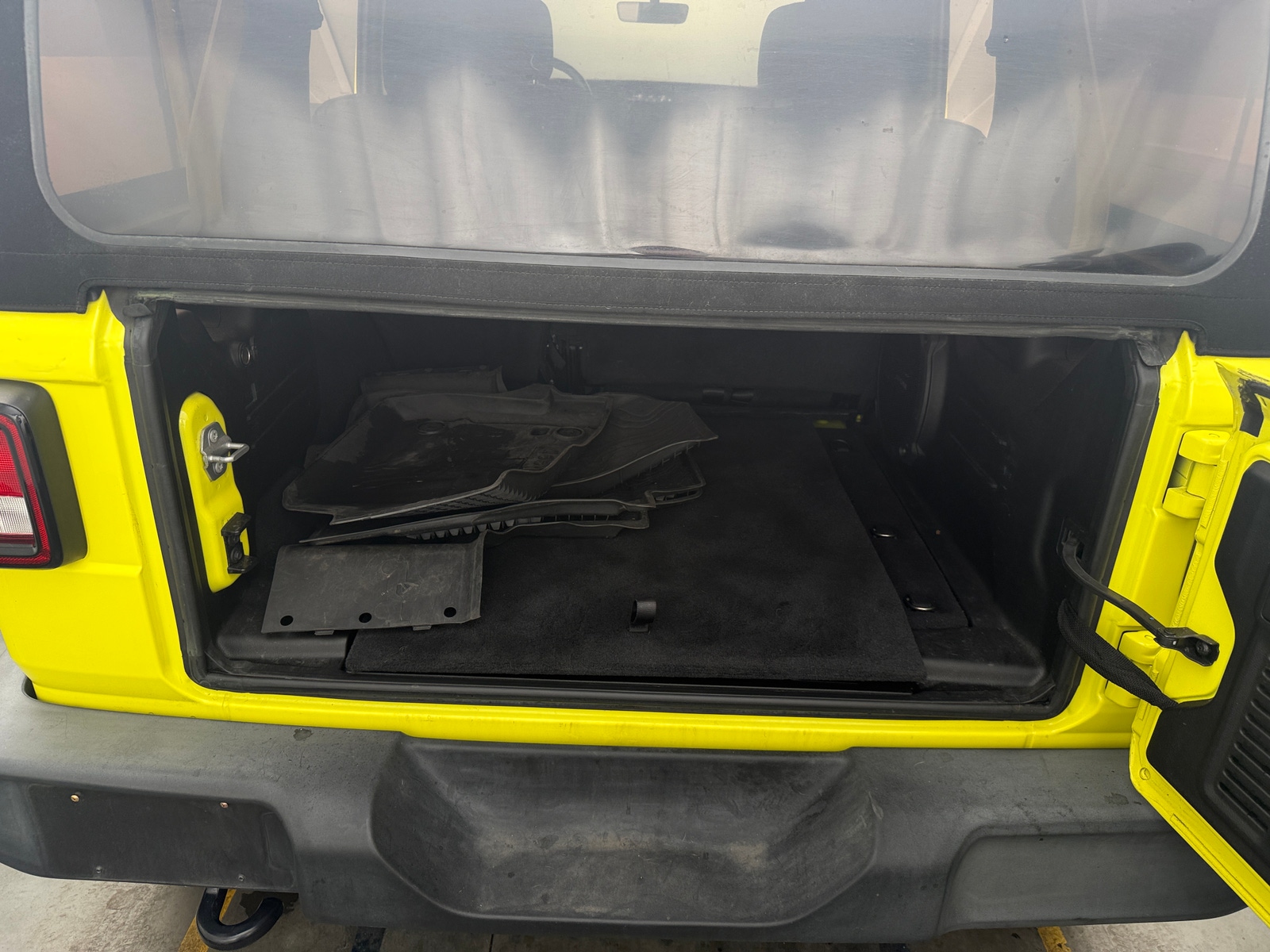 Thumbnail: 2022 Jeep Wrangler - 7