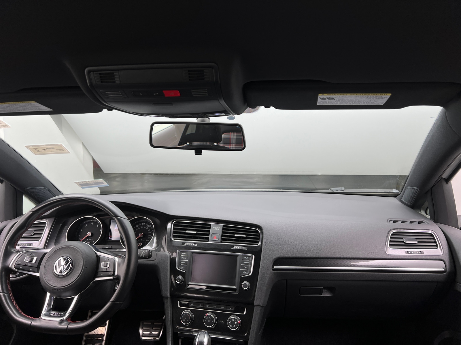 Thumbnail: 2017 Volkswagen Golf - 3