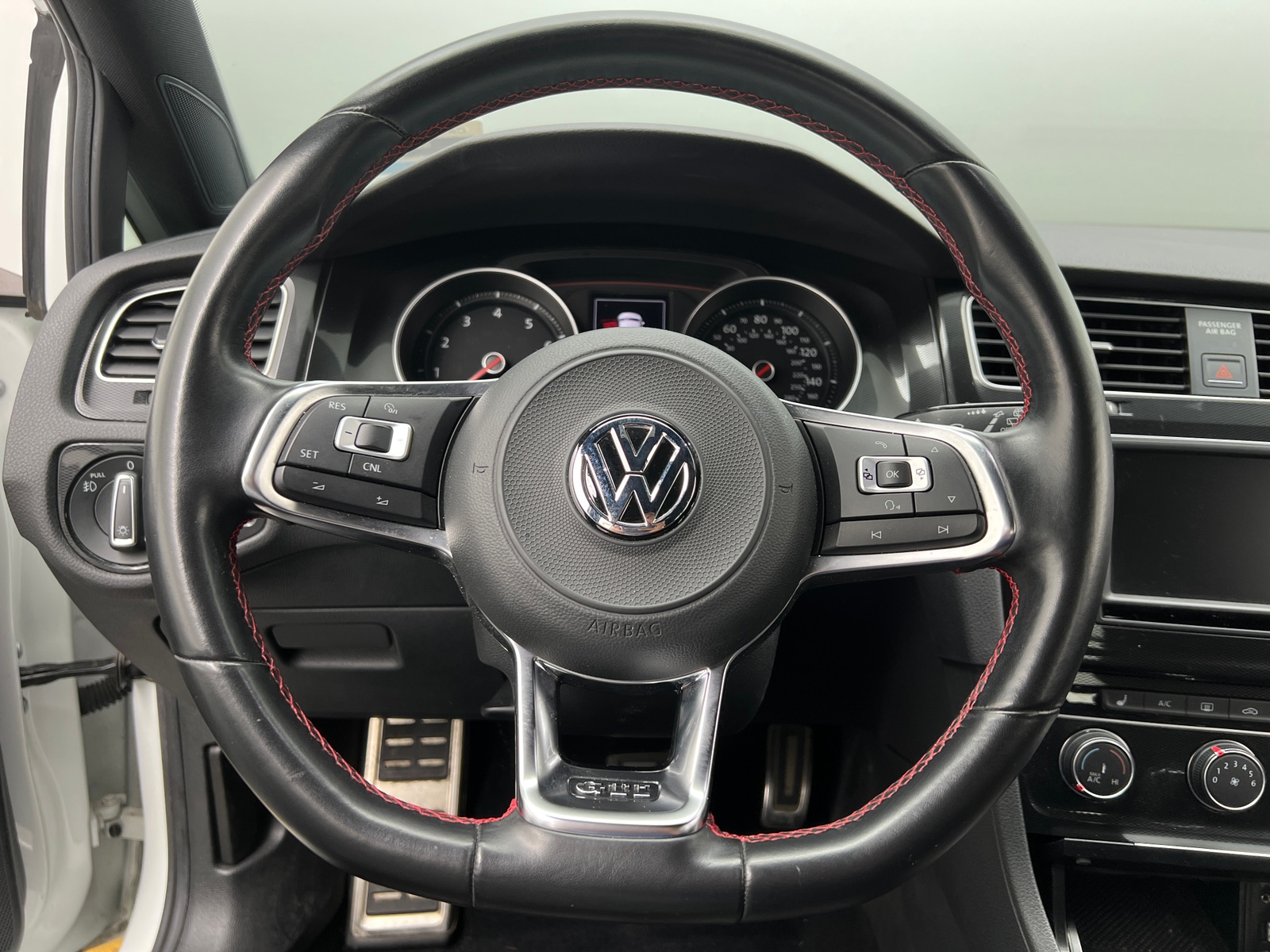 Thumbnail: 2017 Volkswagen Golf - 5