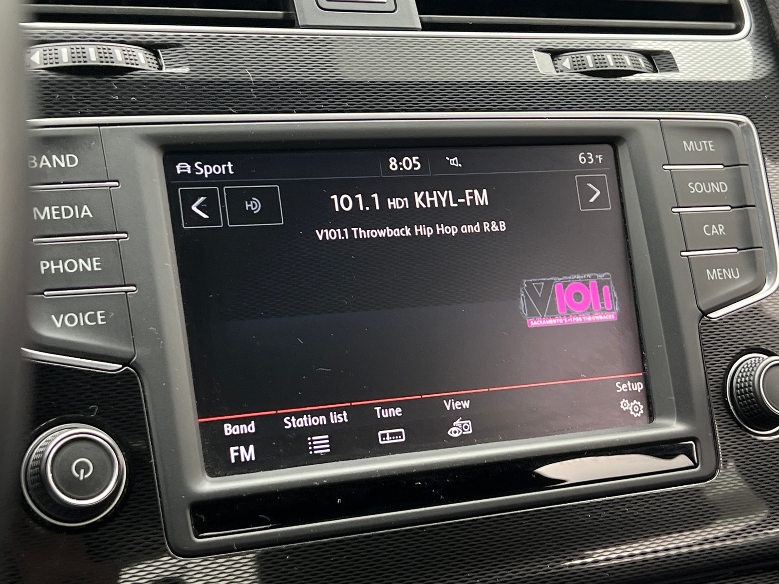 Thumbnail: 2017 Volkswagen Golf - 4