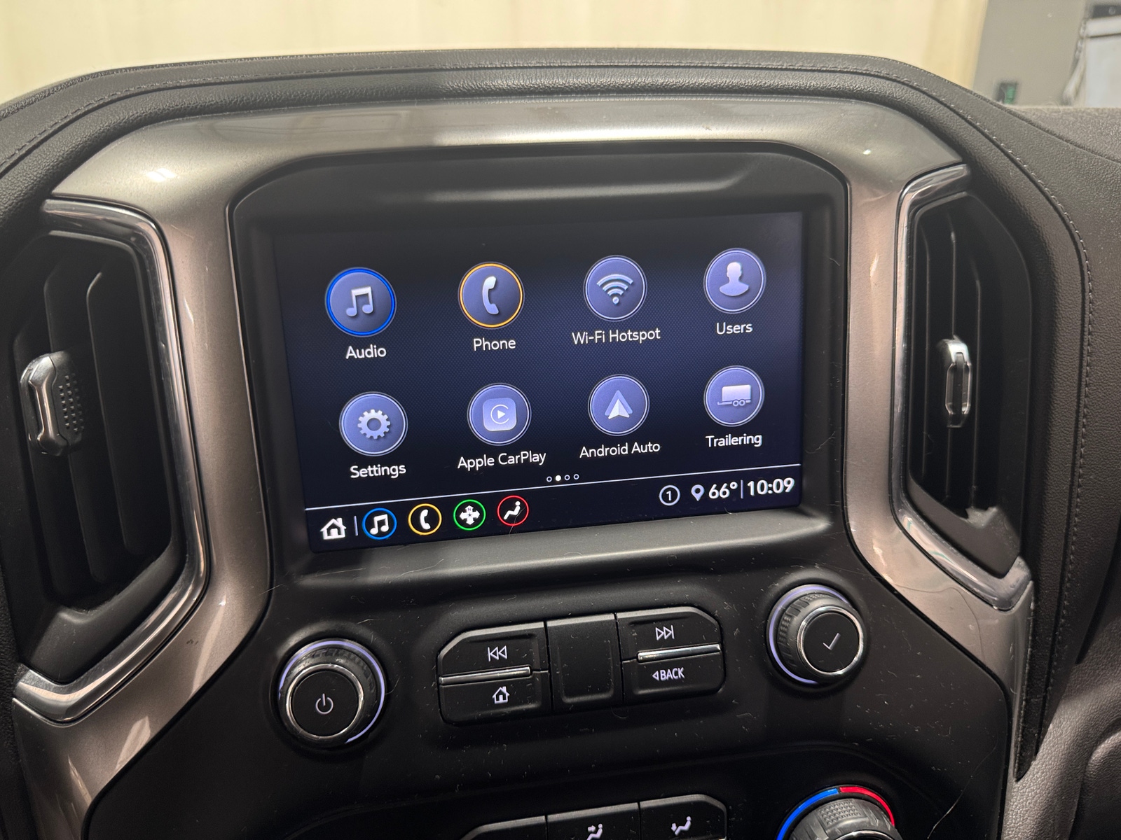 Thumbnail: 2020 Chevrolet Silverado 1500 - 4