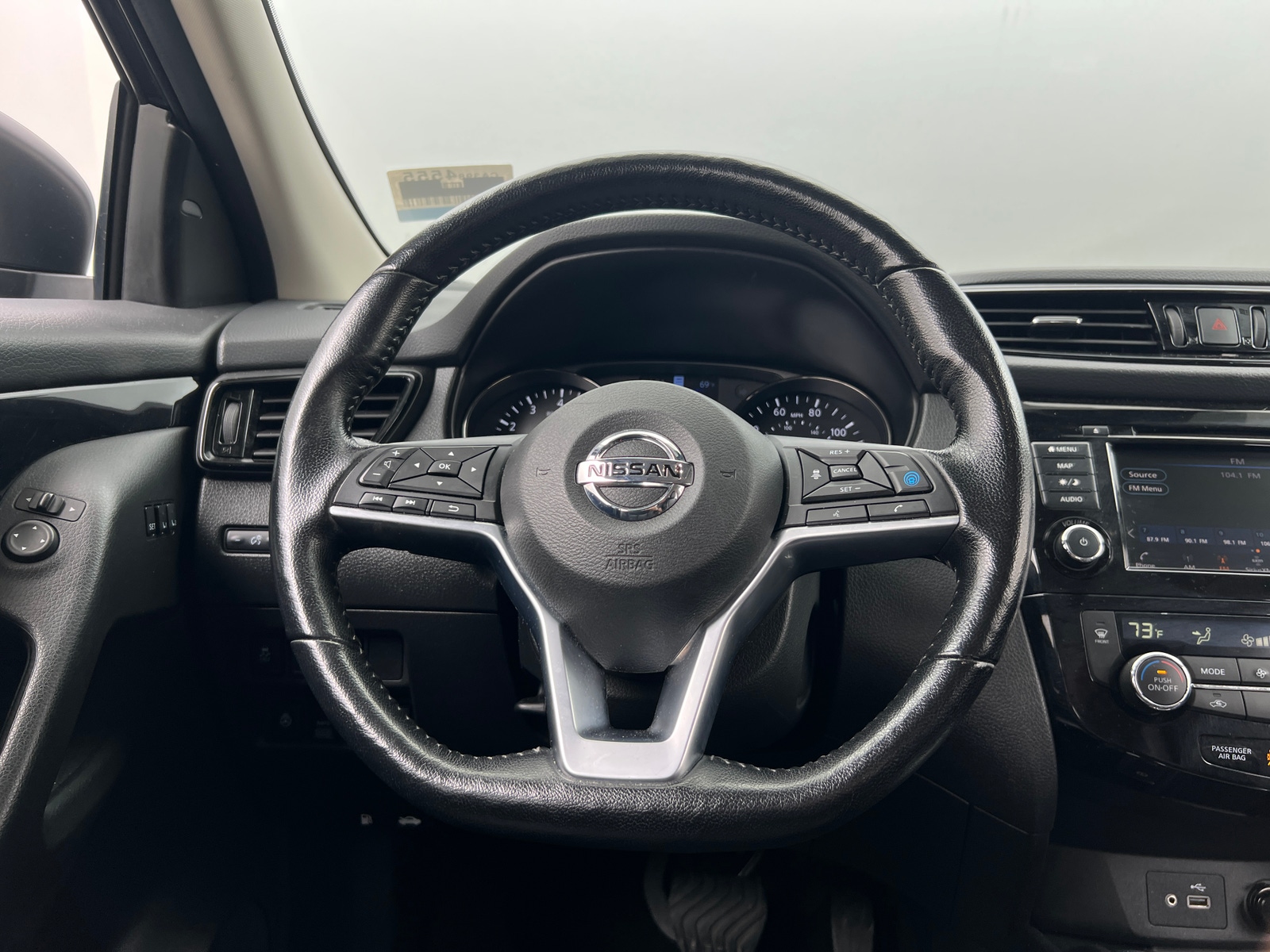 Thumbnail: 2022 Nissan Rogue Sport - 4