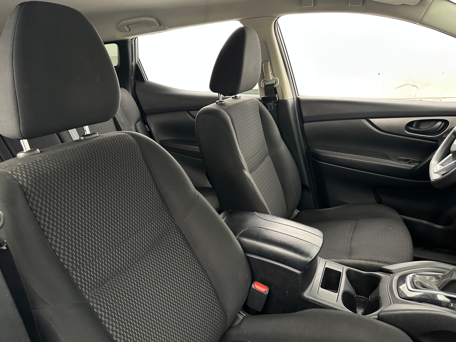 Thumbnail: 2021 Nissan Rogue Sport - 2