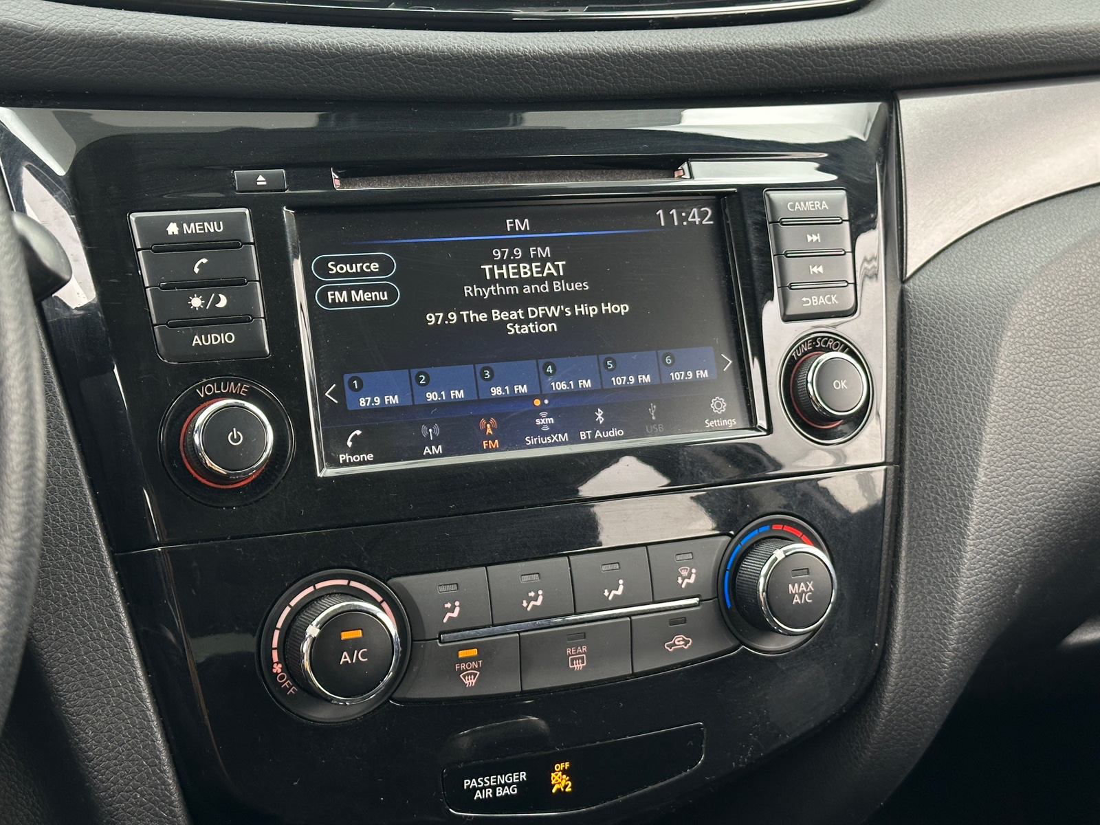 Thumbnail: 2021 Nissan Rogue Sport - 4