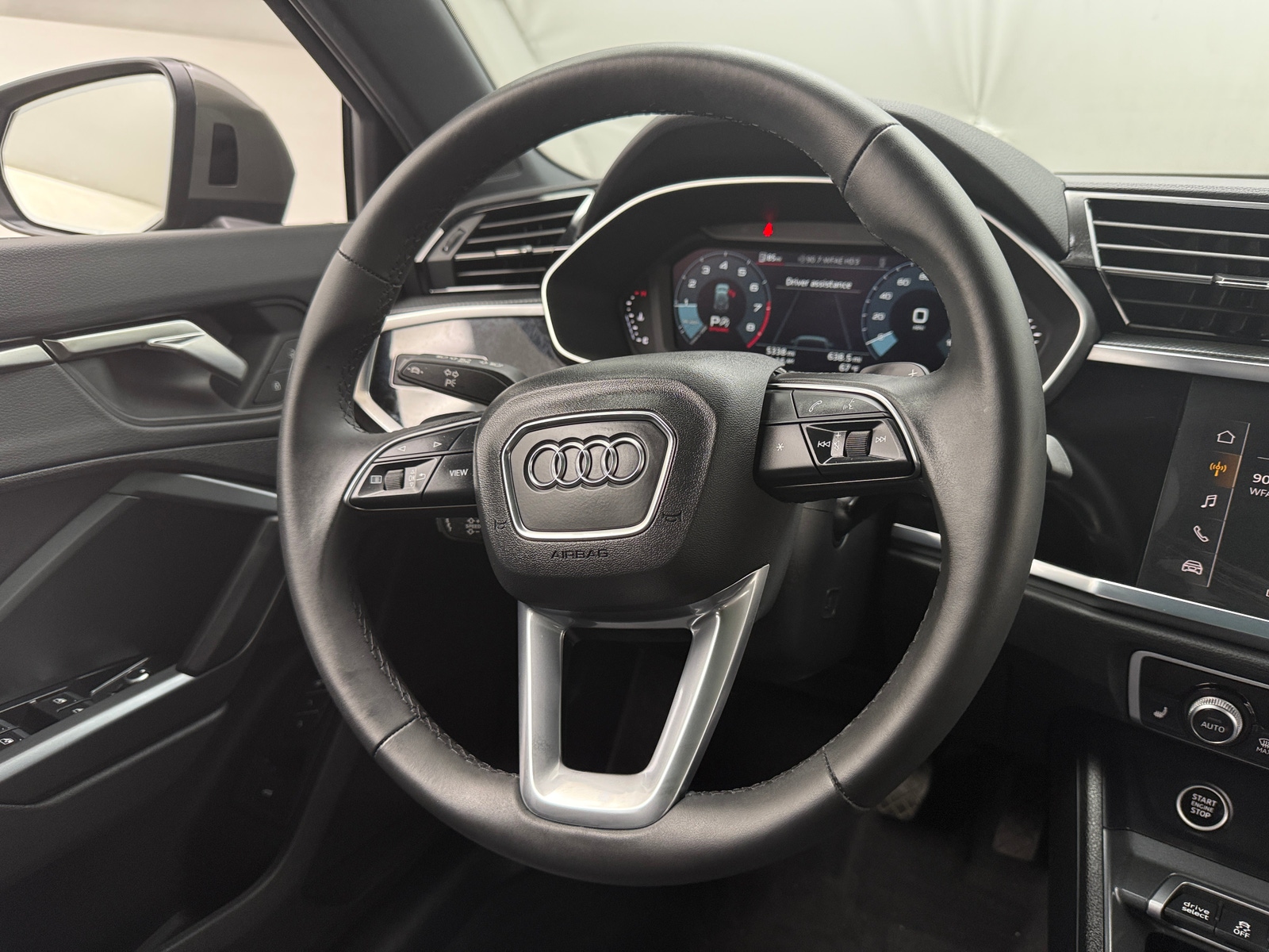 Thumbnail: 2025 Audi Q3 - 4