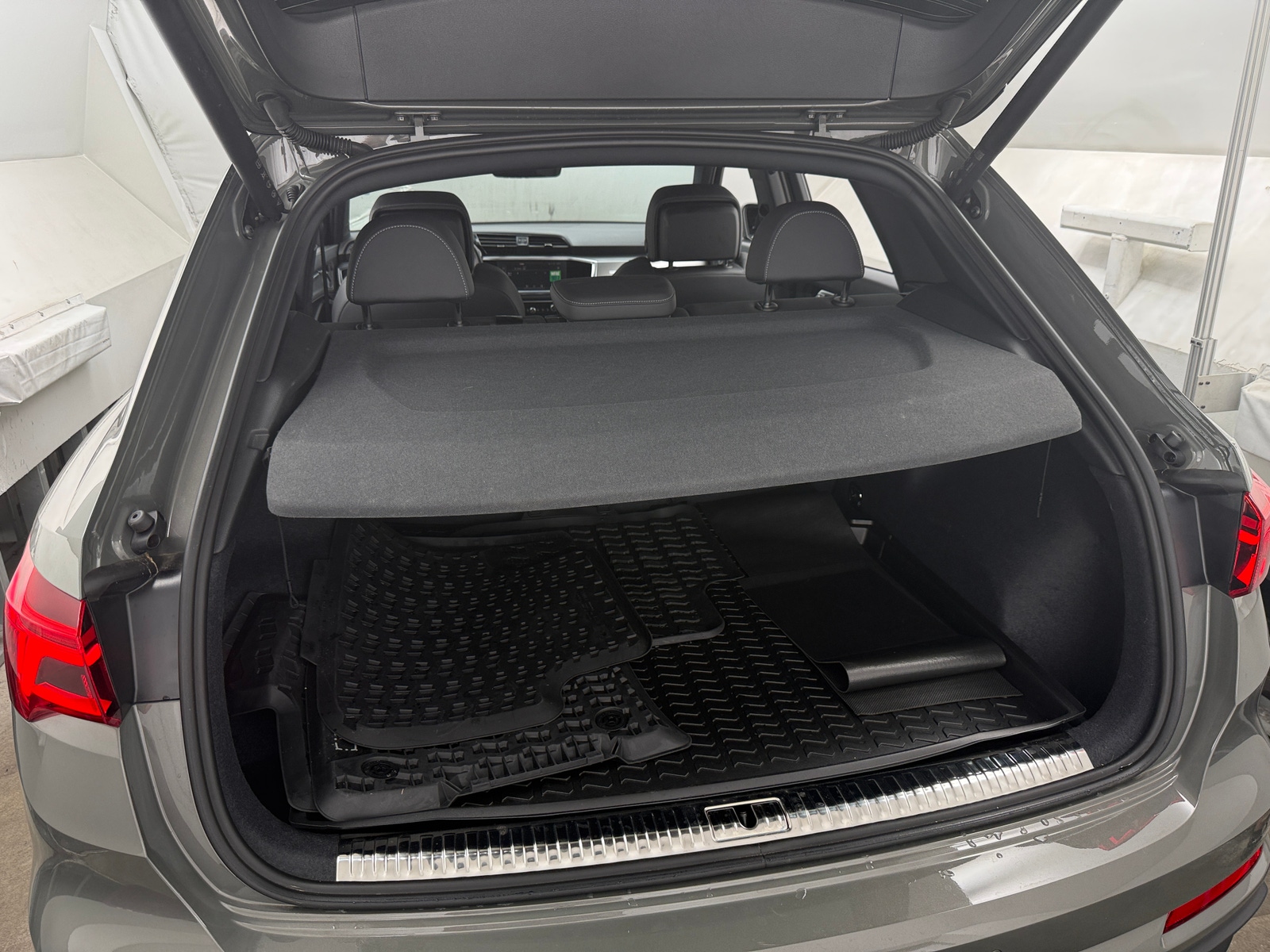 Thumbnail: 2025 Audi Q3 - 6