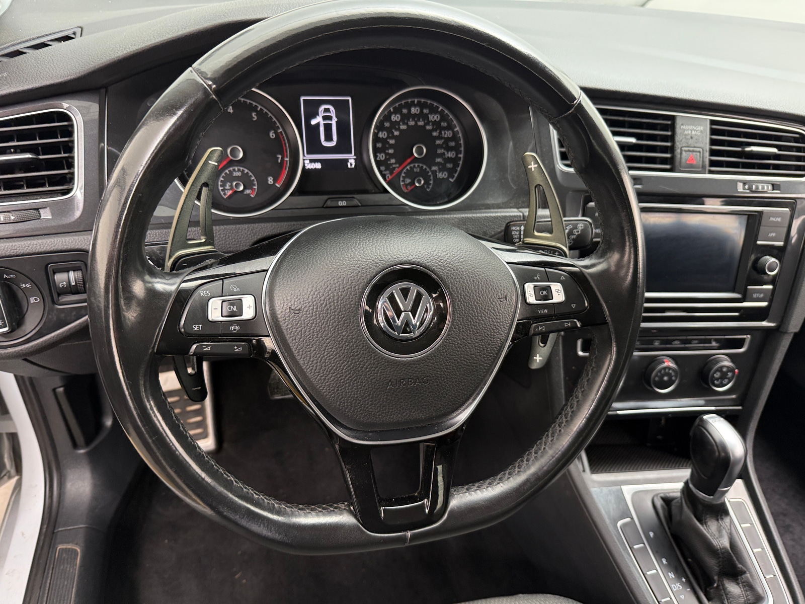 Thumbnail: 2019 Volkswagen e-Golf - 5